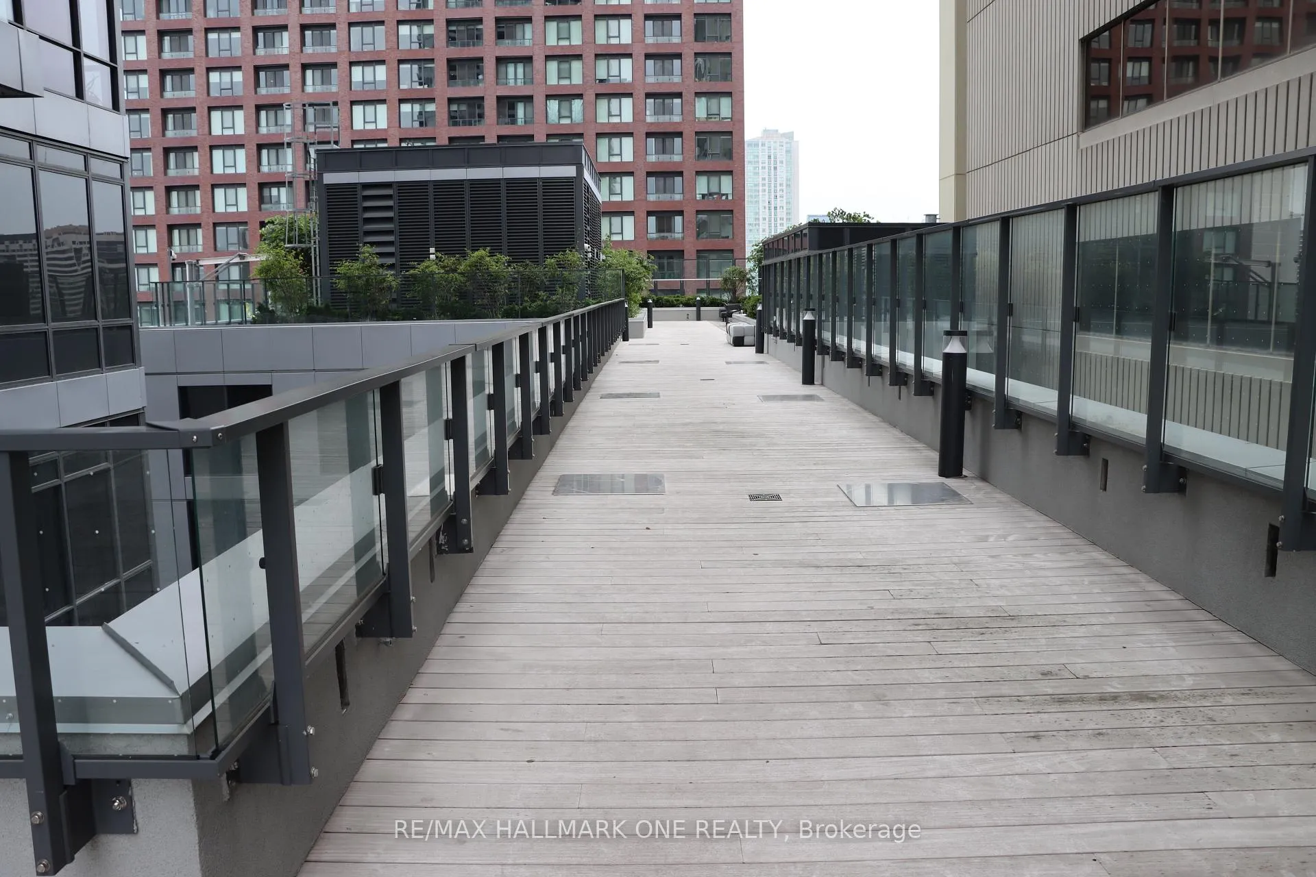 Photo 8 of Unit 2209, 395 Bloor Street E, Toronto, North St. James Town — HOMEH