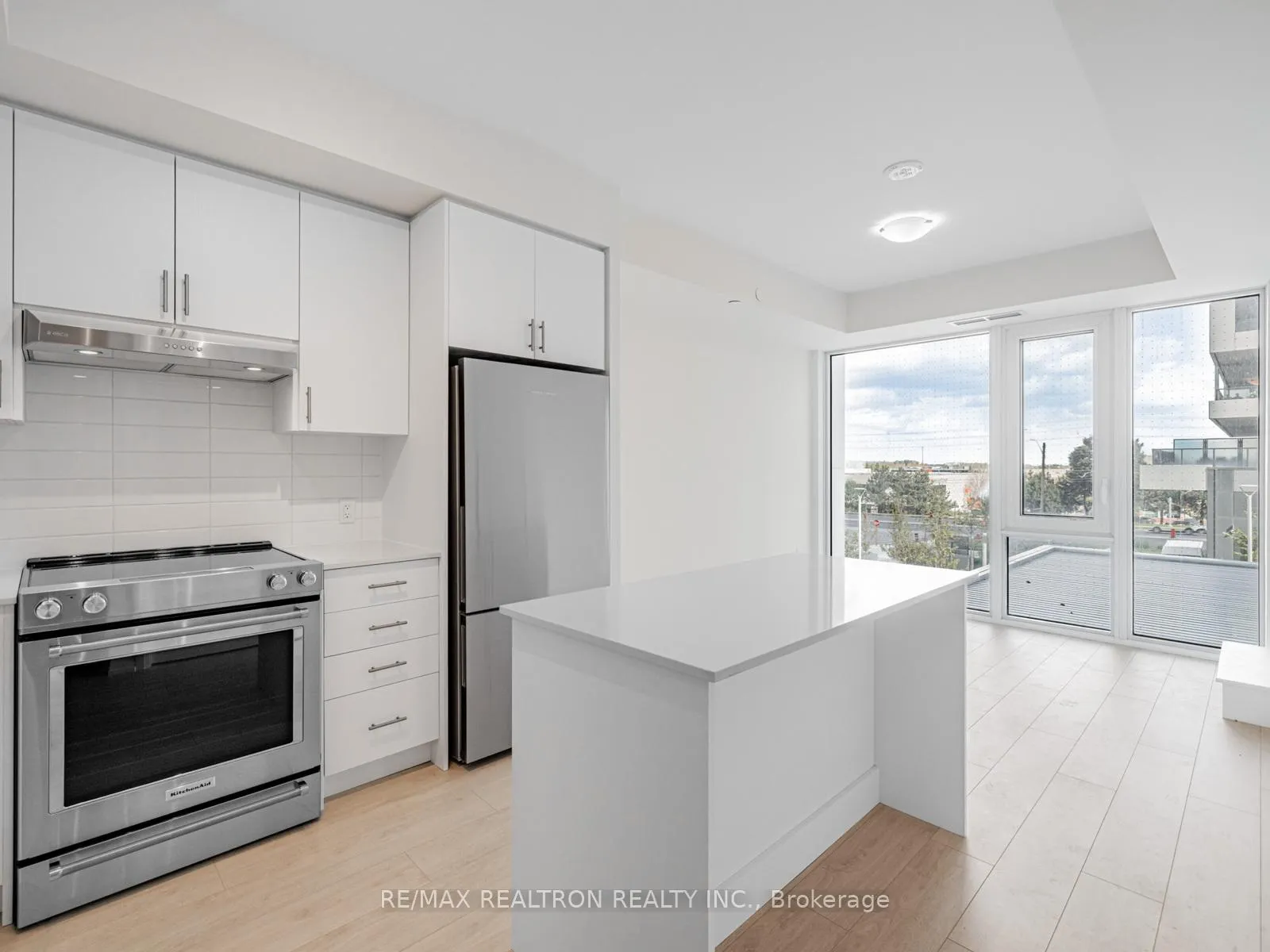 Photo 1 of Unit 217, 27 Korda Gate, Vaughan, Vellore Village — HOMEH