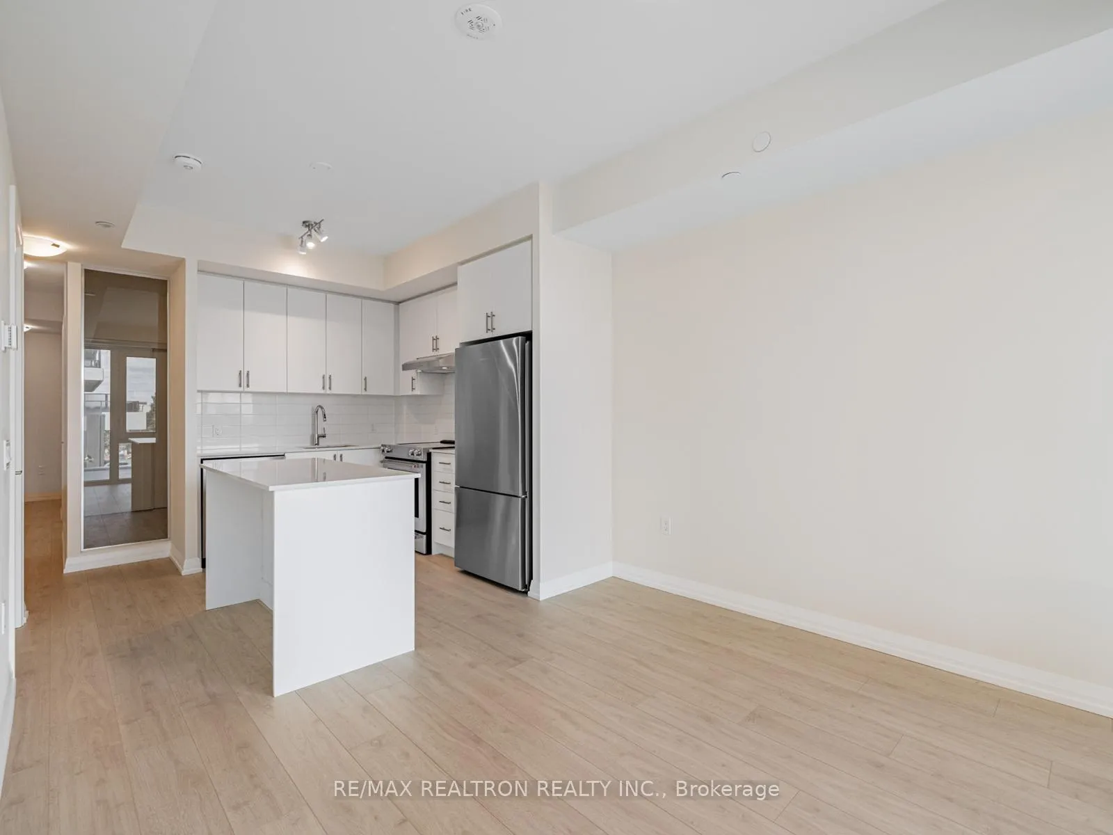 Photo 7 of Unit 217, 27 Korda Gate, Vaughan, Vellore Village — HOMEH