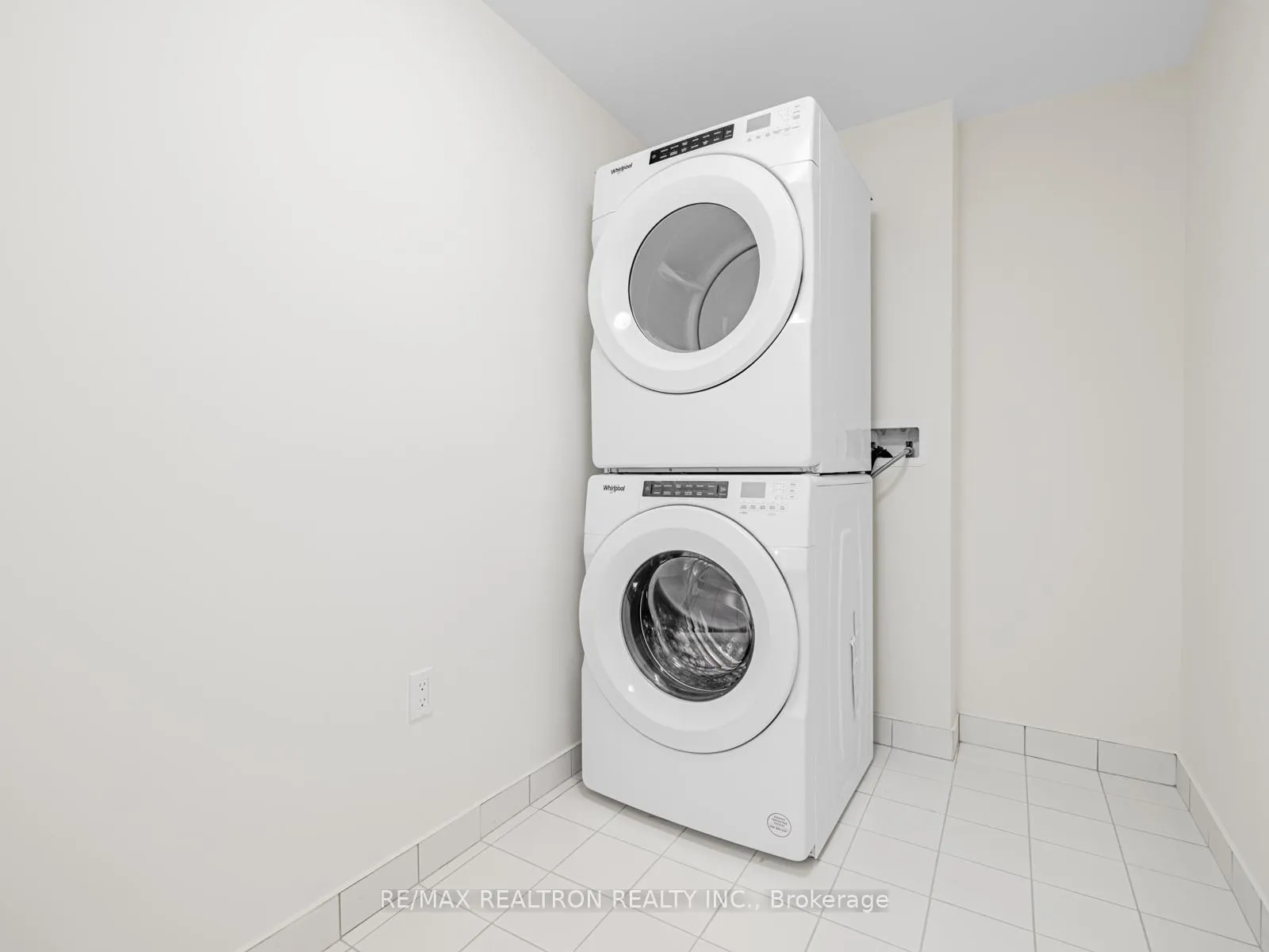 Photo 8 of Unit 217, 27 Korda Gate, Vaughan, Vellore Village — HOMEH