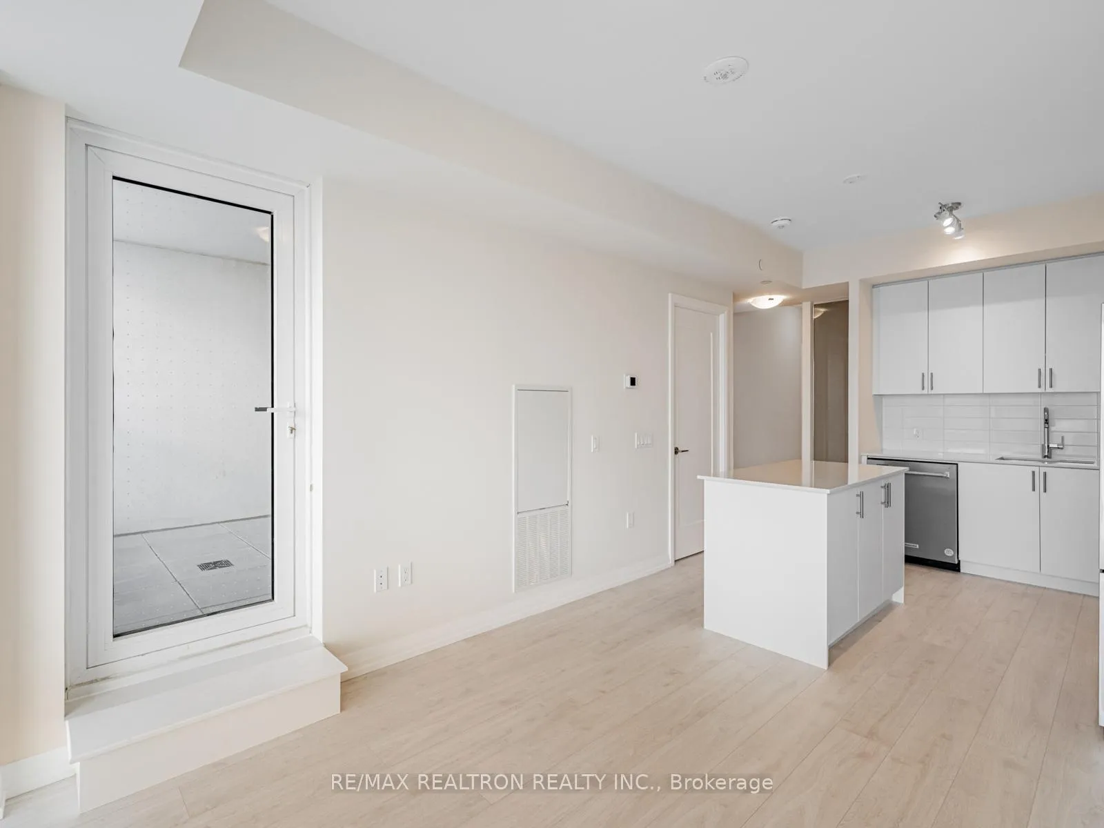 Photo 12 of Unit 217, 27 Korda Gate, Vaughan, Vellore Village — HOMEH