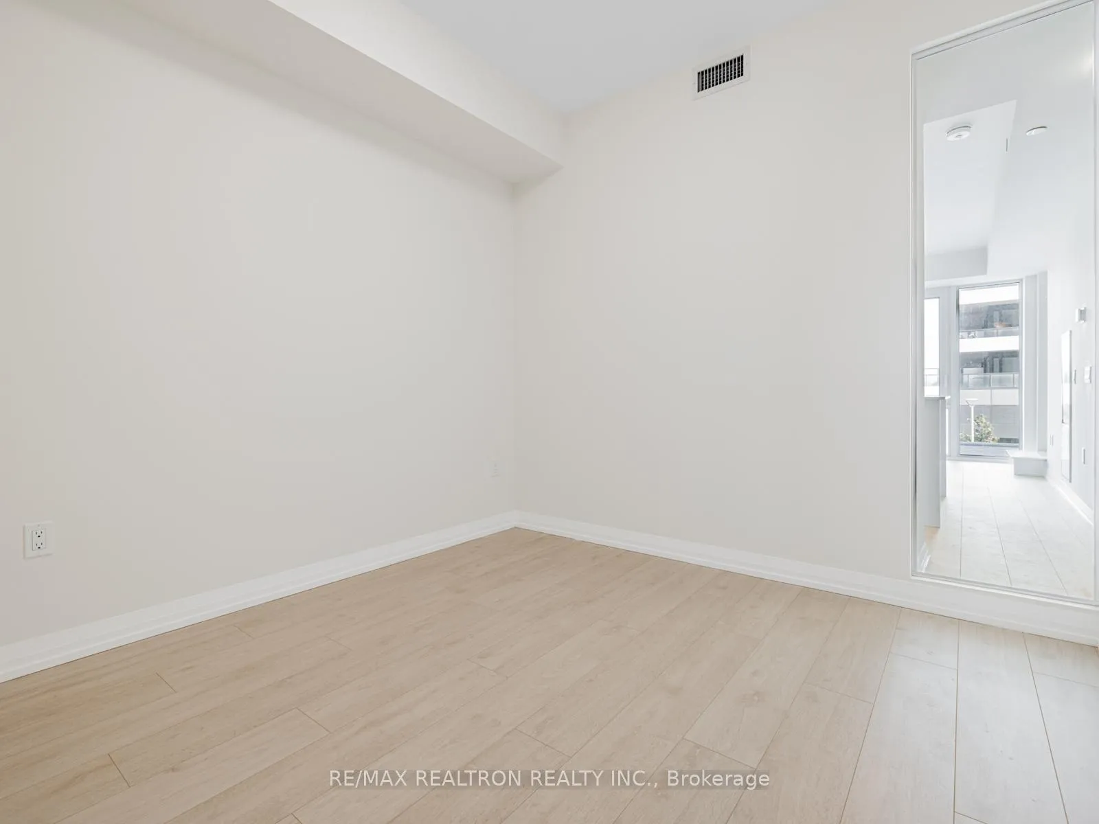 Photo 19 of Unit 217, 27 Korda Gate, Vaughan, Vellore Village — HOMEH