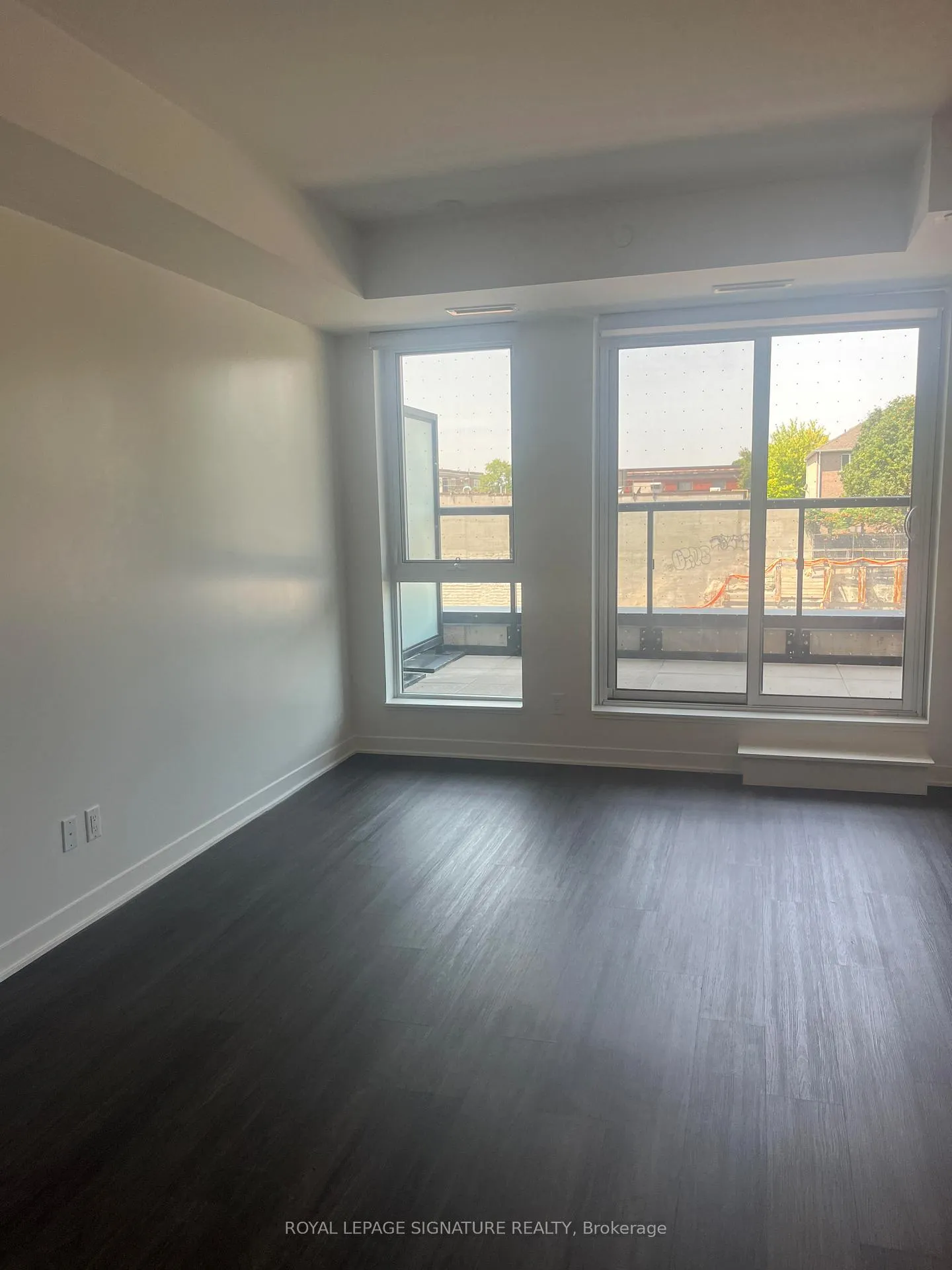 Photo 3 of Unit 511, 185 Alberta Avenue, Toronto, Oakwood Village — HOMEH