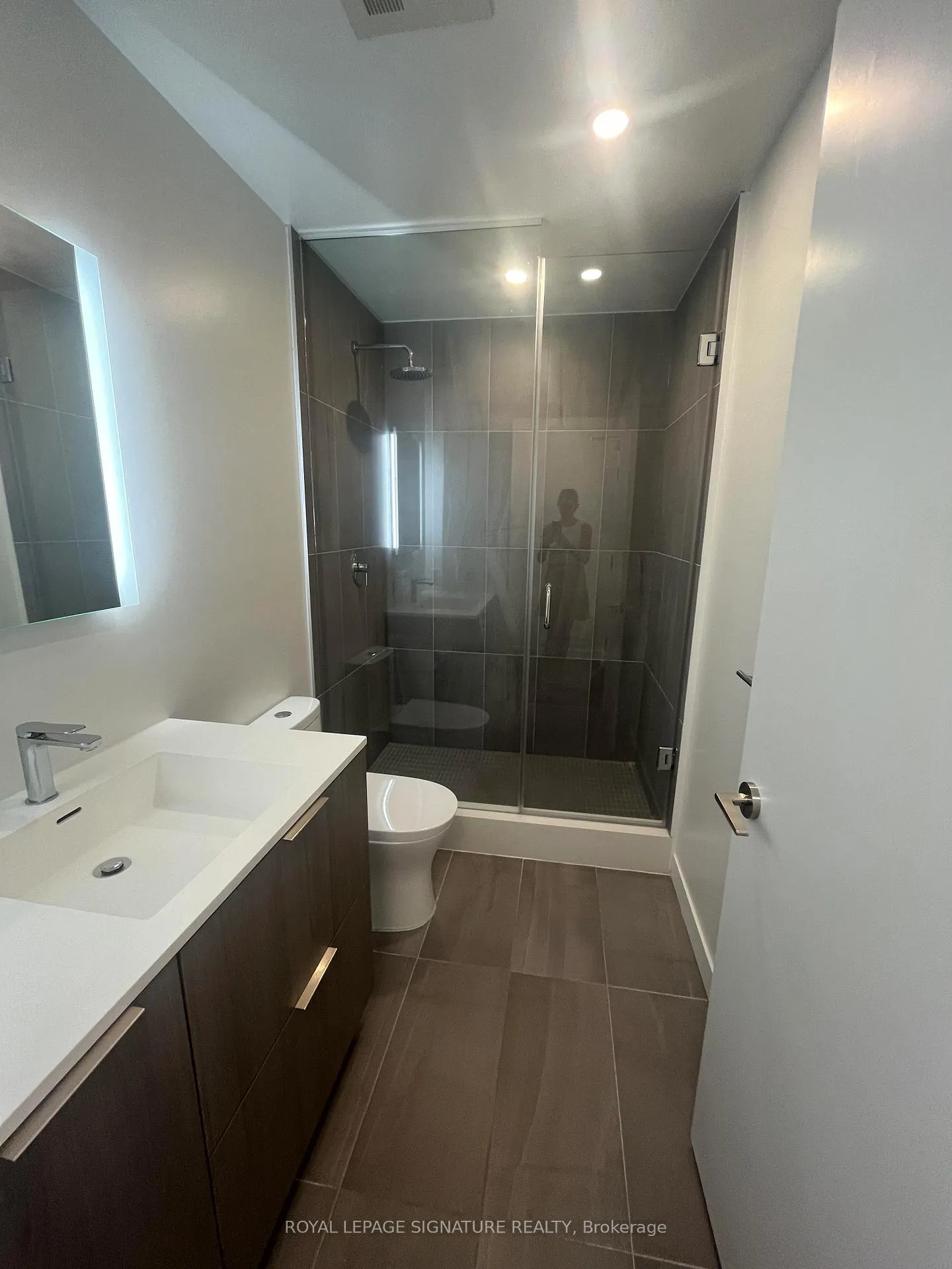 Photo 8 of Unit 511, 185 Alberta Avenue, Toronto, Oakwood Village — HOMEH