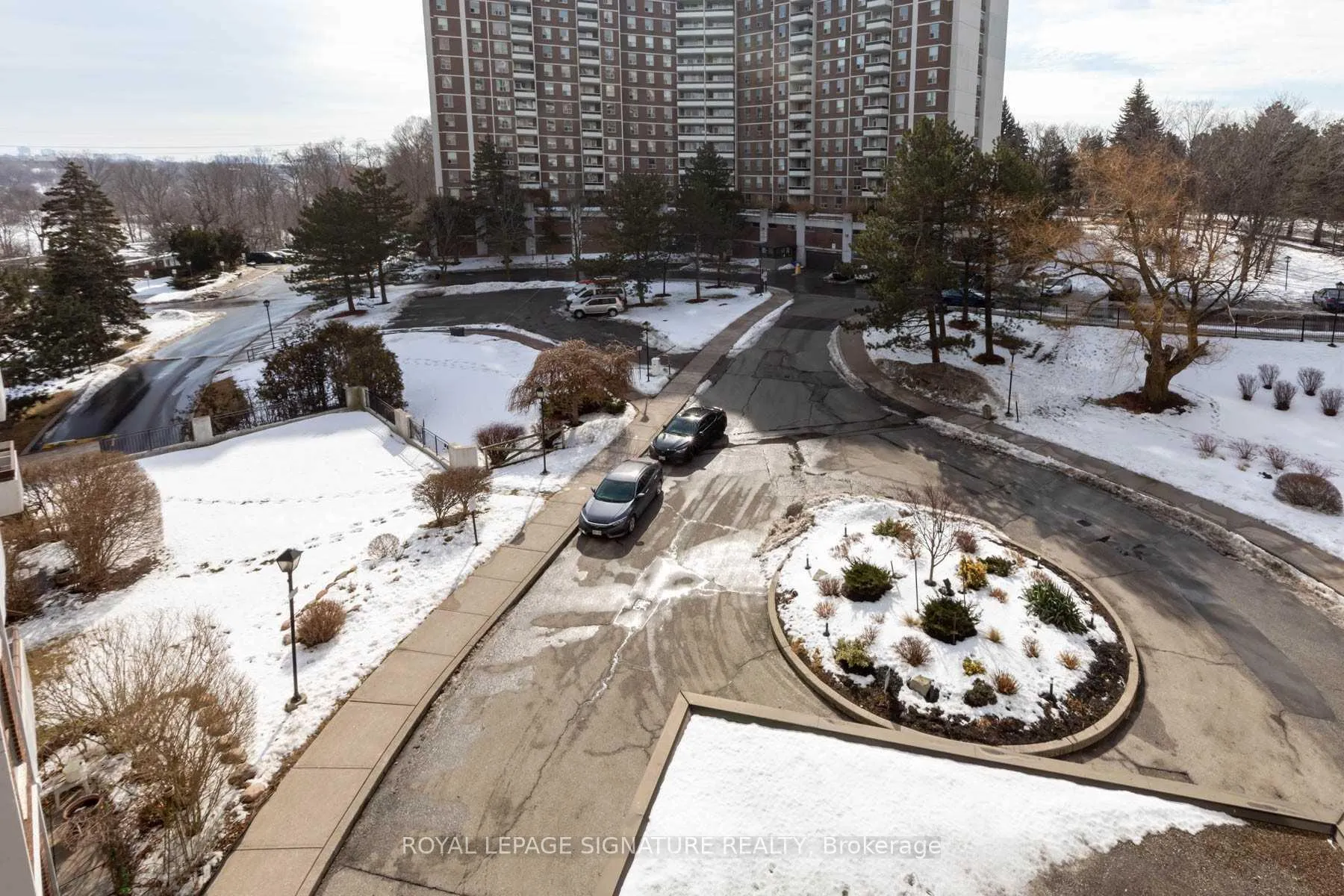 Photo 2 of Unit 1202, 10 Edgecliff Golfway, Toronto, Flemingdon Park — HOMEH