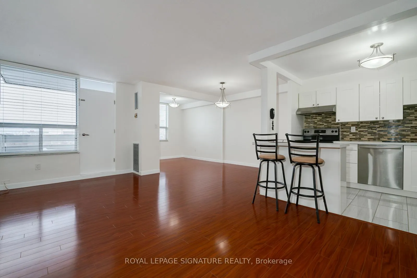 Photo 7 of Unit 1202, 10 Edgecliff Golfway, Toronto, Flemingdon Park — HOMEH