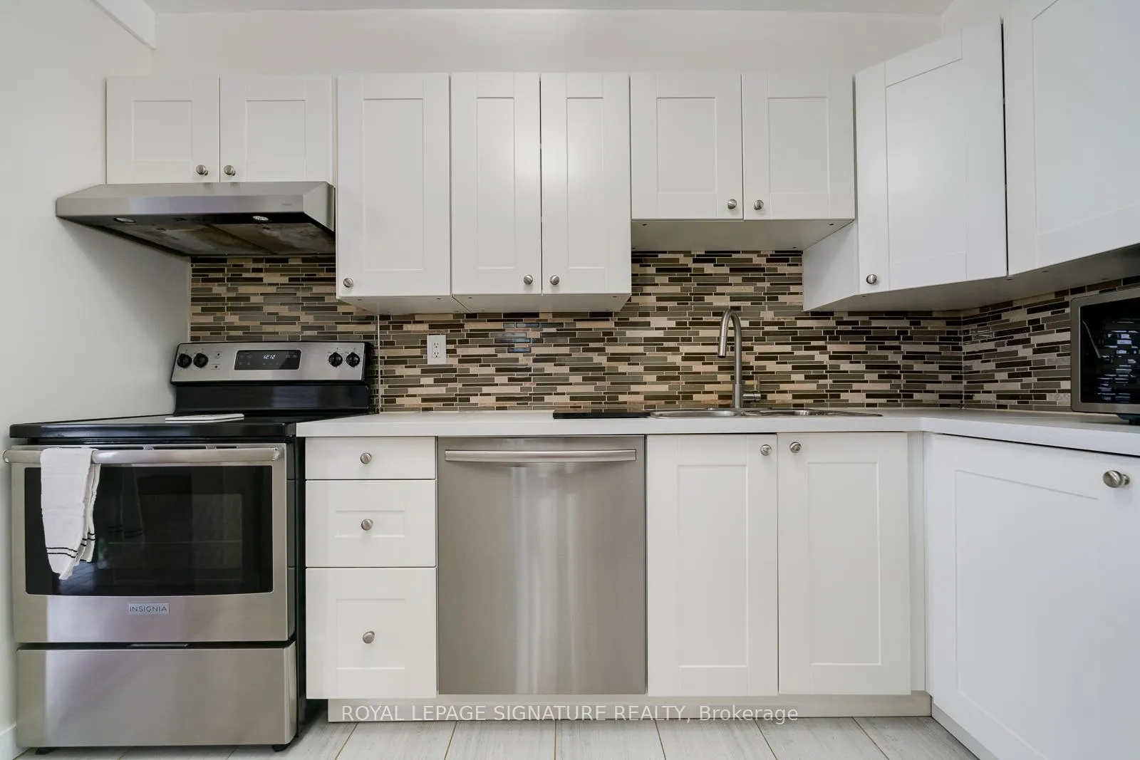 Photo 9 of Unit 1202, 10 Edgecliff Golfway, Toronto, Flemingdon Park — HOMEH
