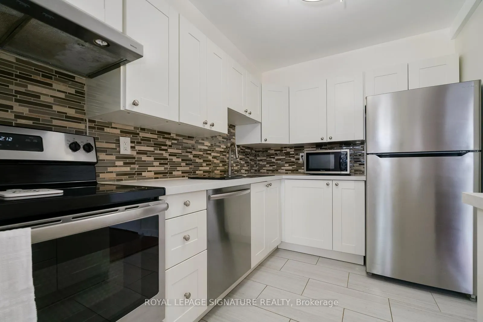 Photo 10 of Unit 1202, 10 Edgecliff Golfway, Toronto, Flemingdon Park — HOMEH