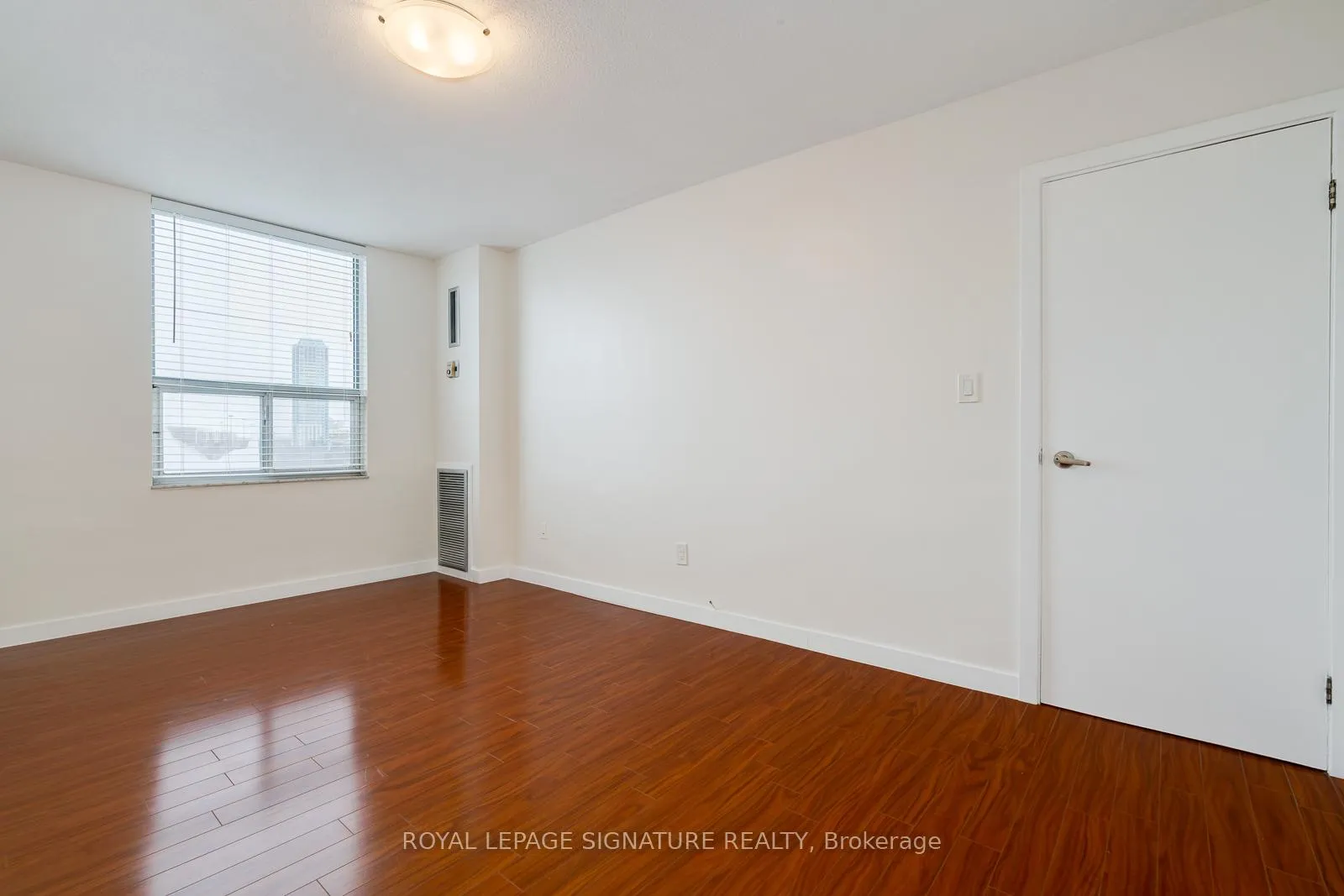 Photo 21 of Unit 1202, 10 Edgecliff Golfway, Toronto, Flemingdon Park — HOMEH