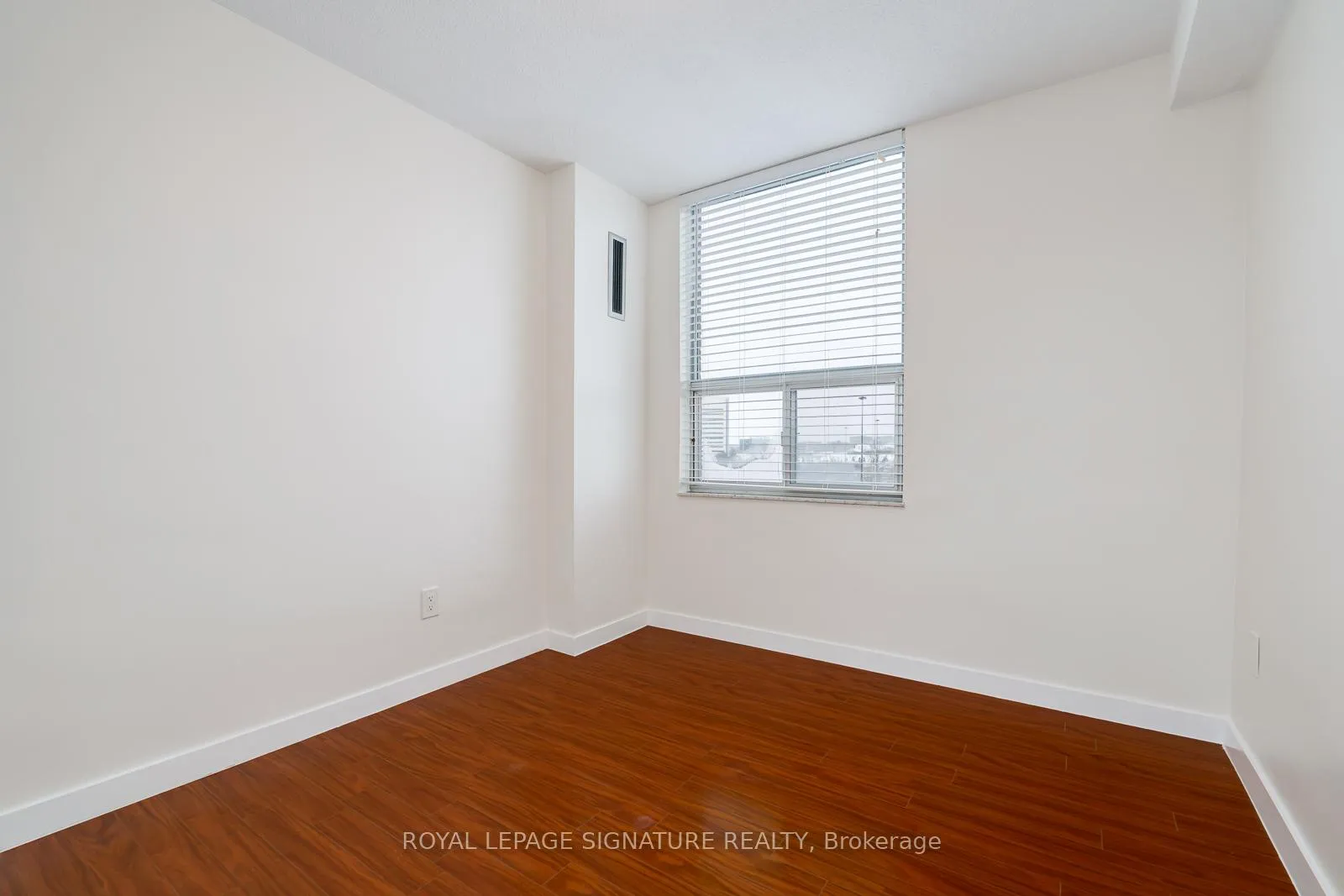 Photo 22 of Unit 1202, 10 Edgecliff Golfway, Toronto, Flemingdon Park — HOMEH