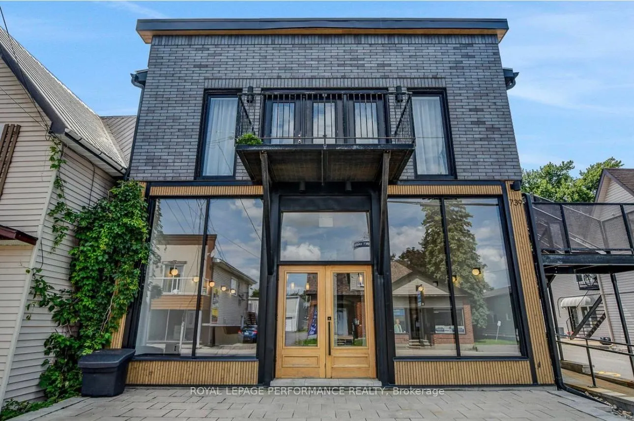 Photo of Unit 4, 739 Principale Street