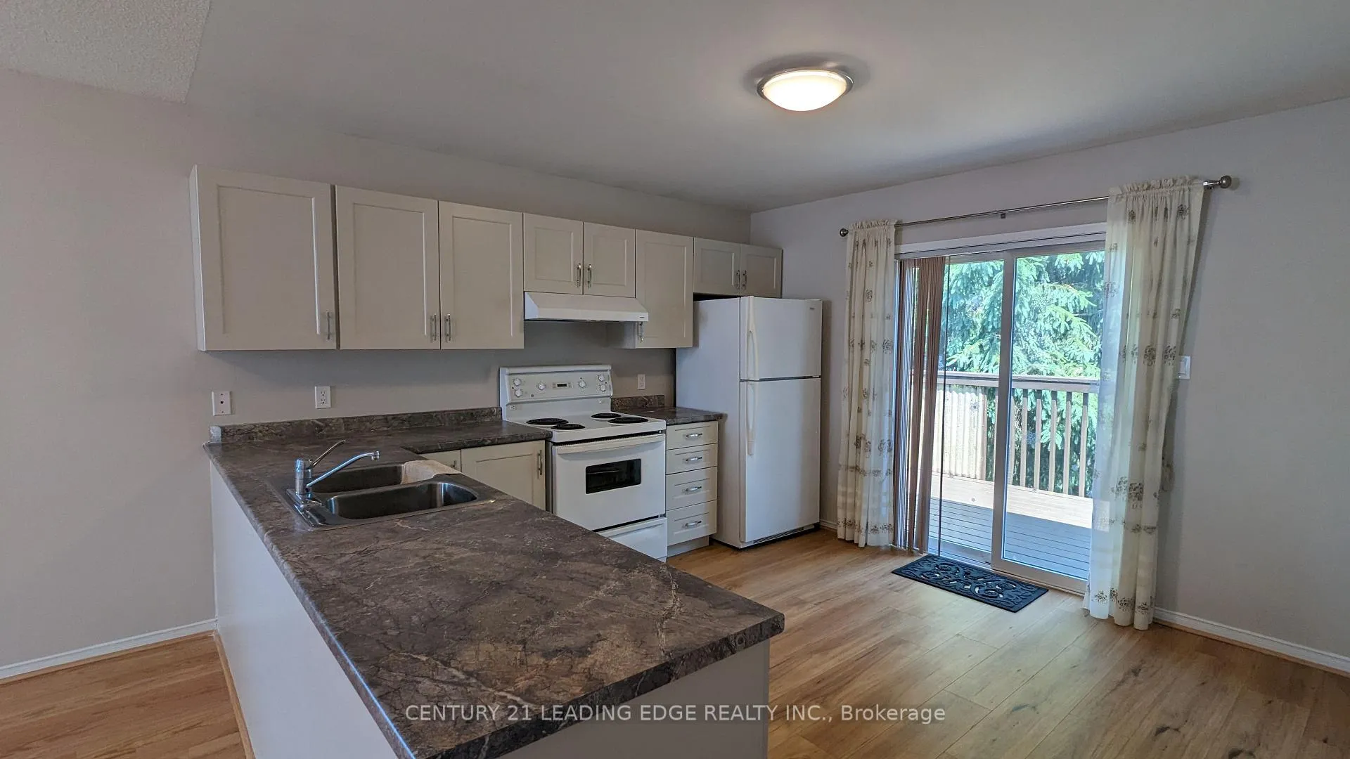 Photo 7 of 76 Srigley Street, Barrie, Holly — HOMEH