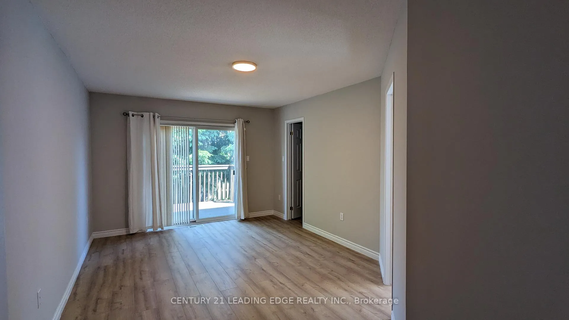 Photo 12 of 76 Srigley Street, Barrie, Holly — HOMEH