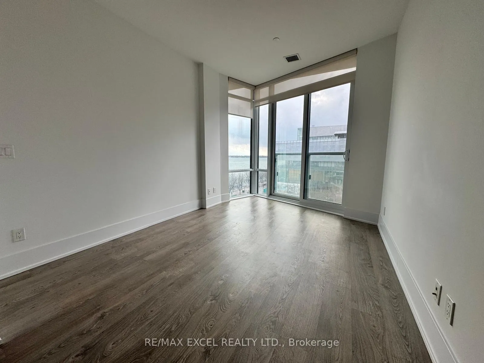 Photo 4 of Unit 629, 55 Merchants' Wharf, Toronto, Waterfront Communities — HOMEH
