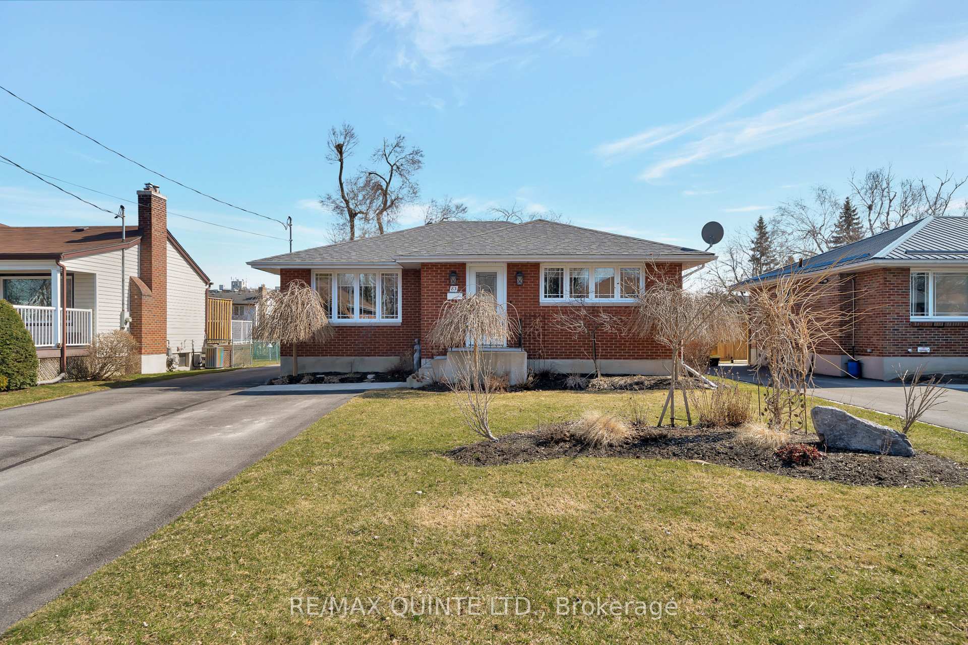 Photo 2 of 83 Crestview Avenue, Belleville, Belleville Ward — HOMEH