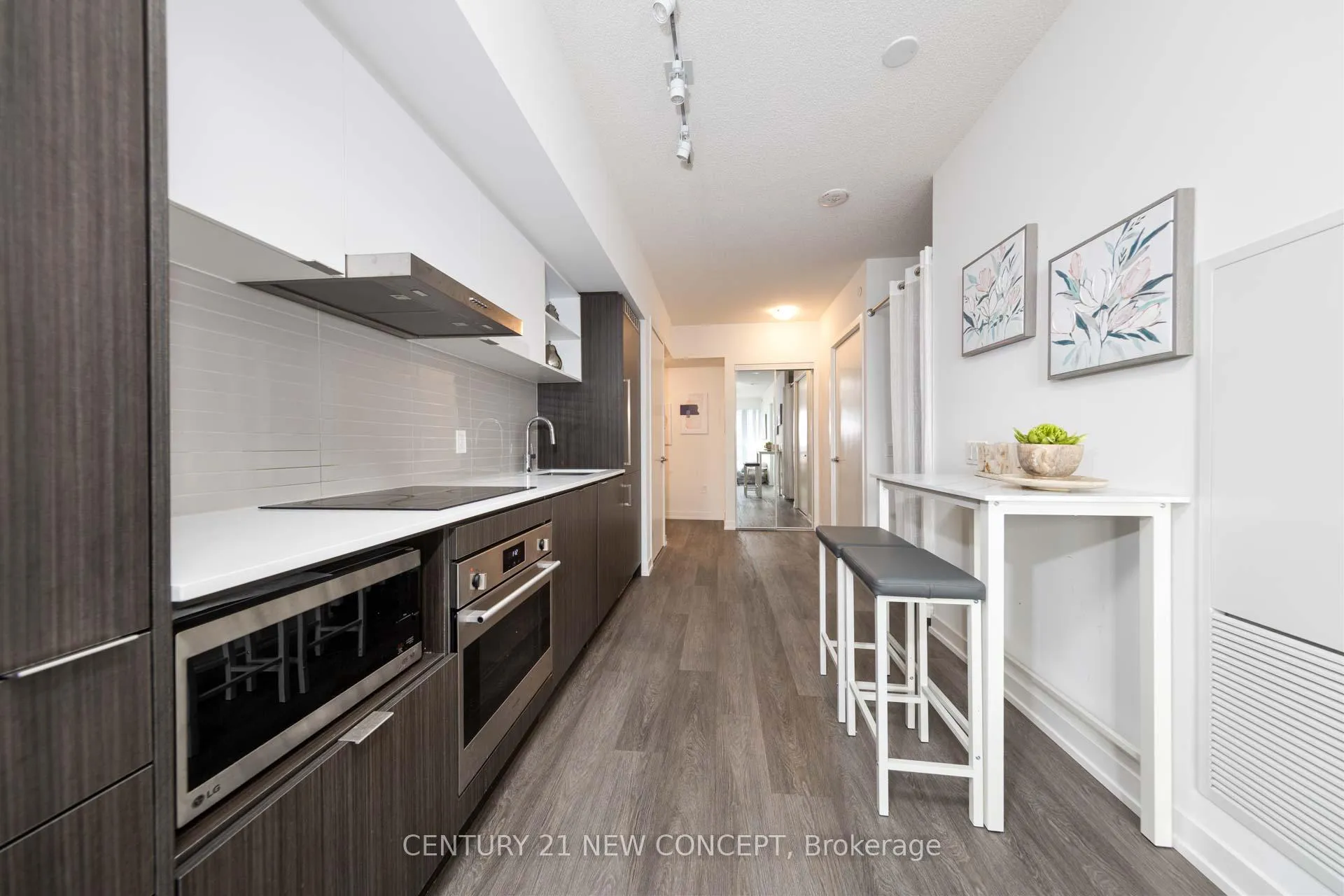 Photo 2 of Unit 2710, 55 Cooper Street, Toronto, Waterfront Communities — HOMEH