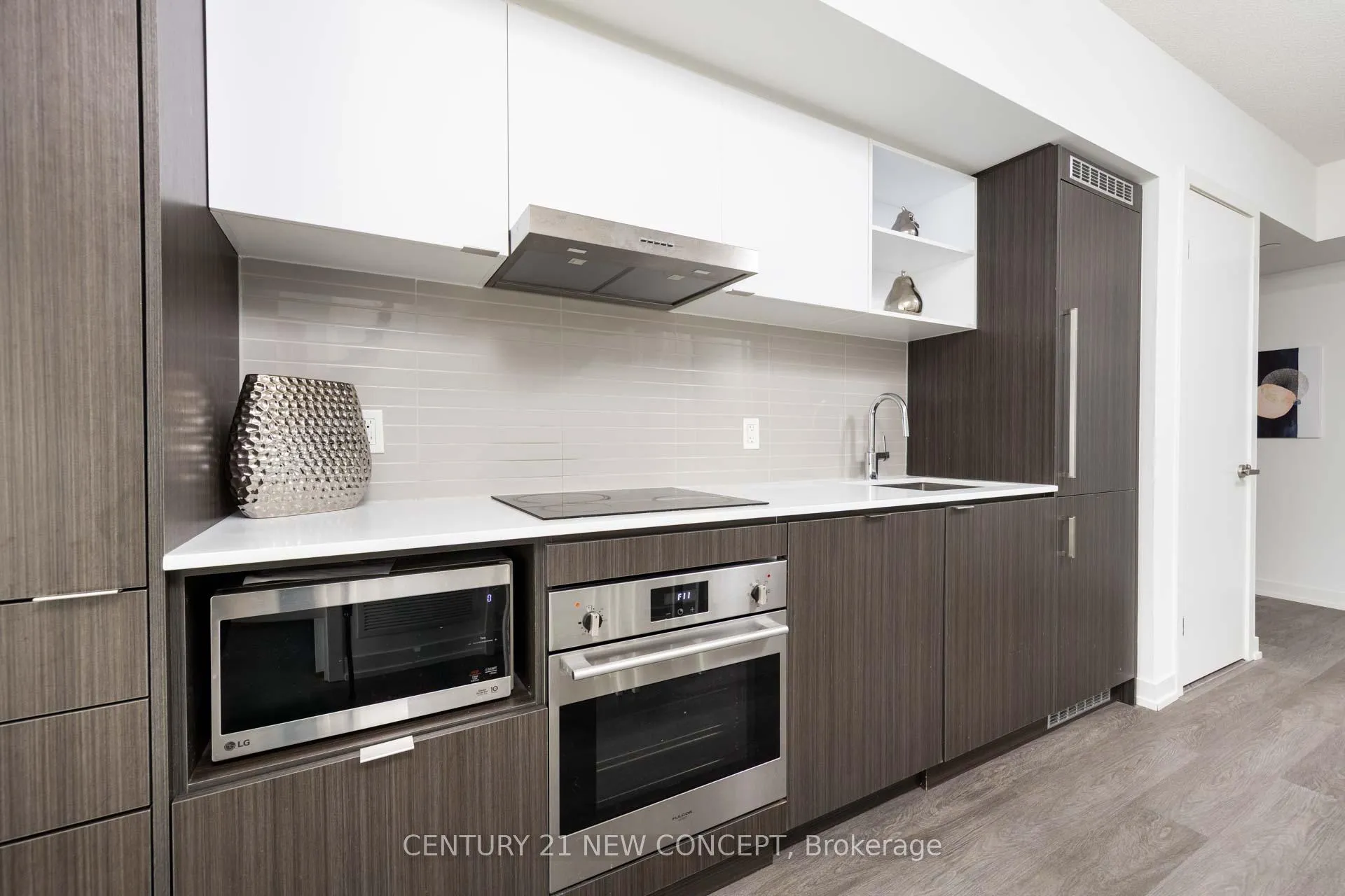 Photo 4 of Unit 2710, 55 Cooper Street, Toronto, Waterfront Communities — HOMEH