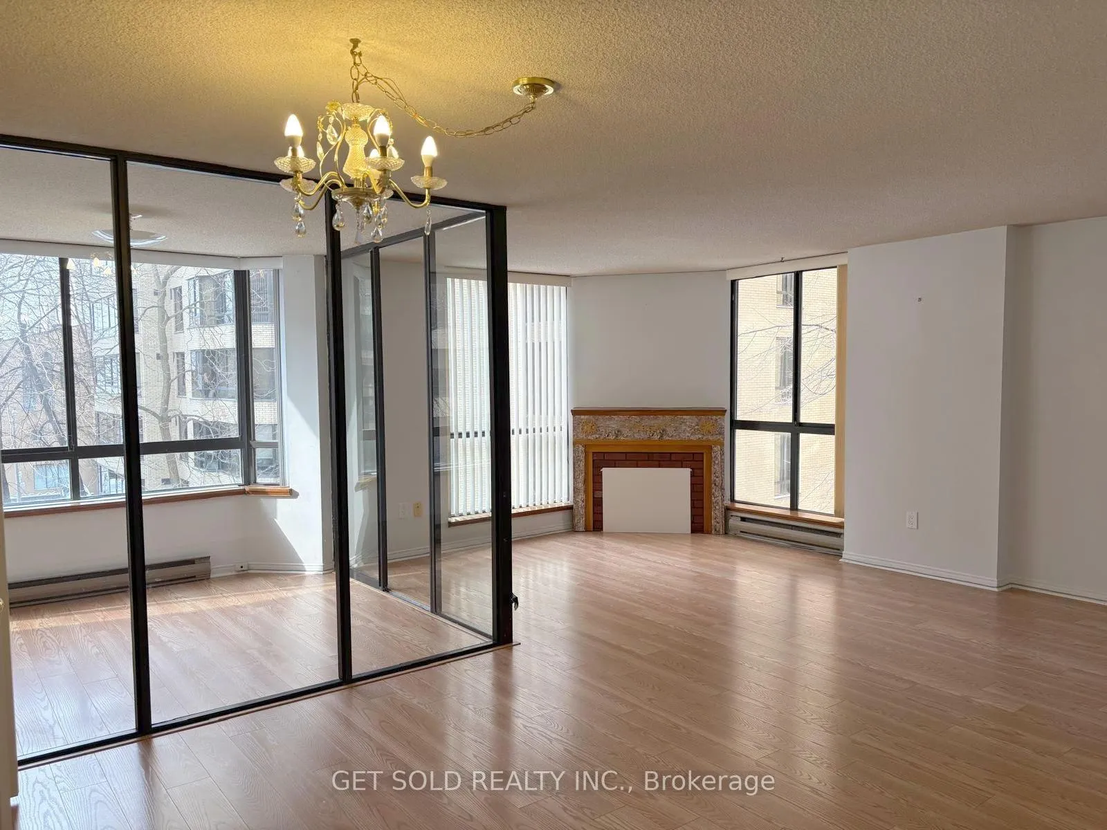 Photo 7 of Unit 401, 280 Simcoe Street, Toronto, University — HOMEH