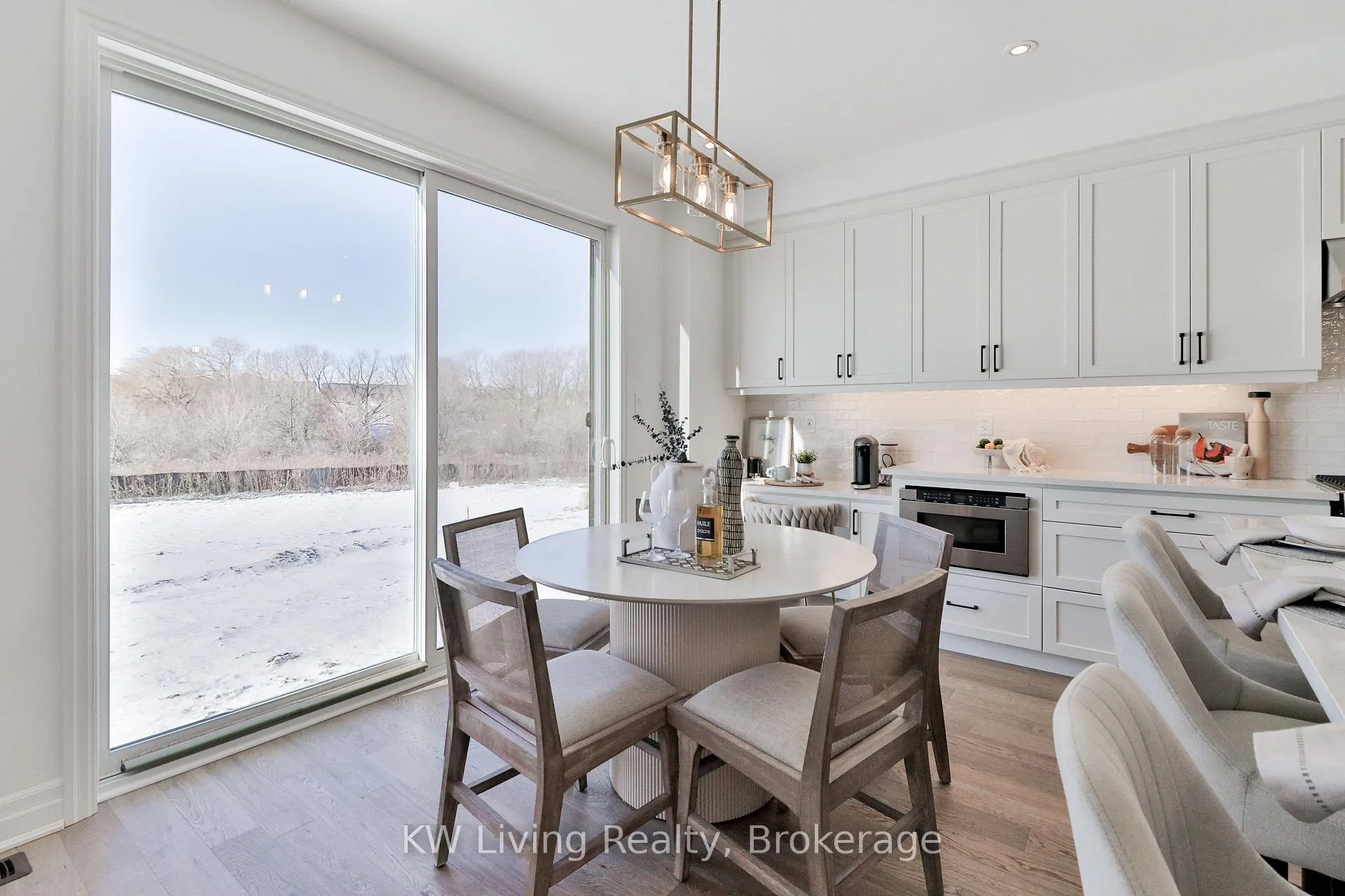 Photo 10 of 18 Berczy Manor Crescent, Markham, Victoria Square — HOMEH