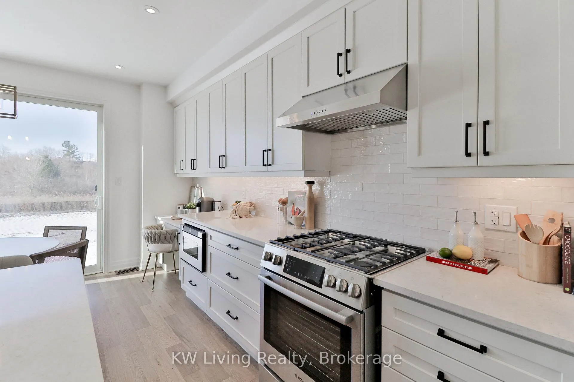 Photo 12 of 18 Berczy Manor Crescent, Markham, Victoria Square — HOMEH