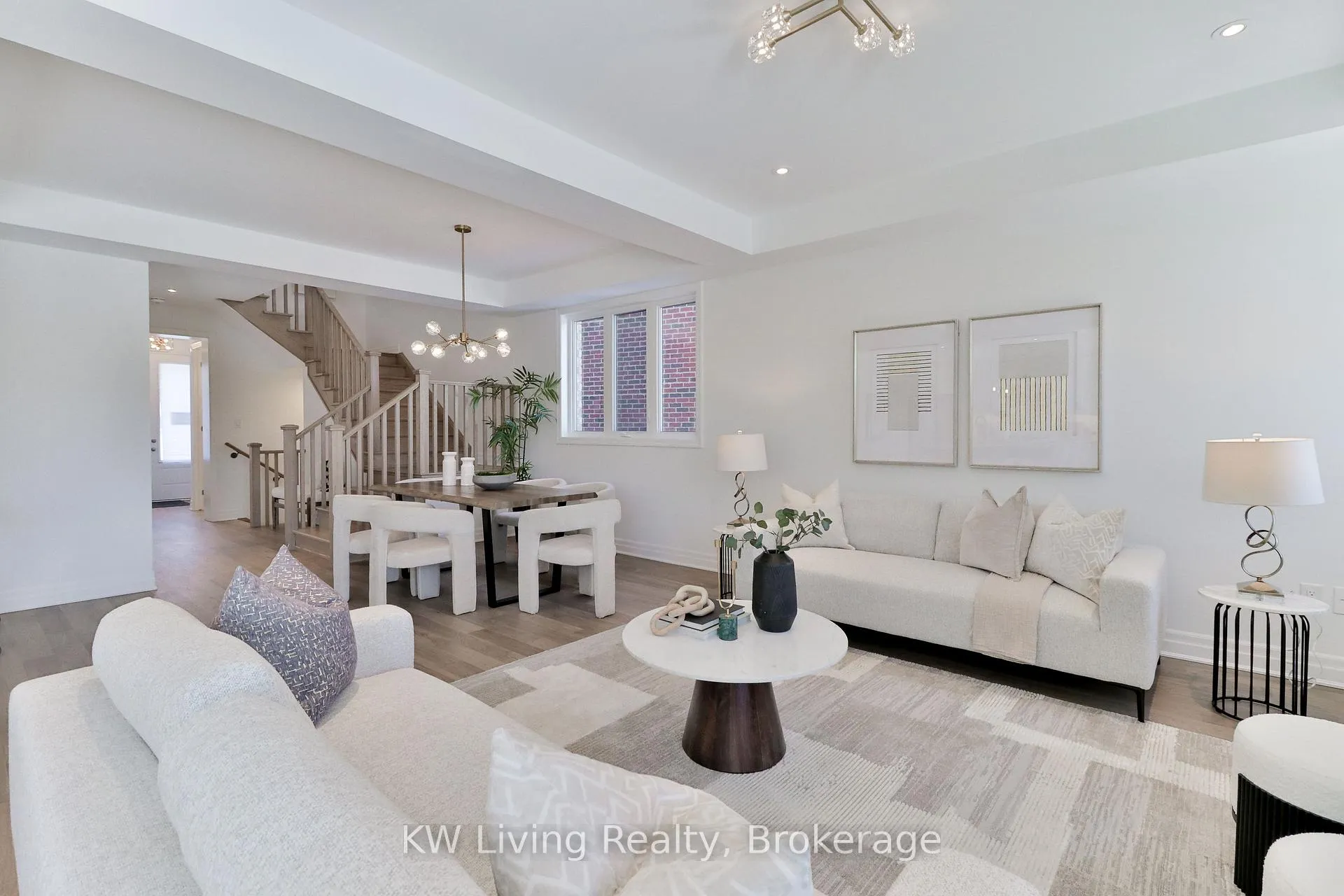 Photo 13 of 18 Berczy Manor Crescent, Markham, Victoria Square — HOMEH