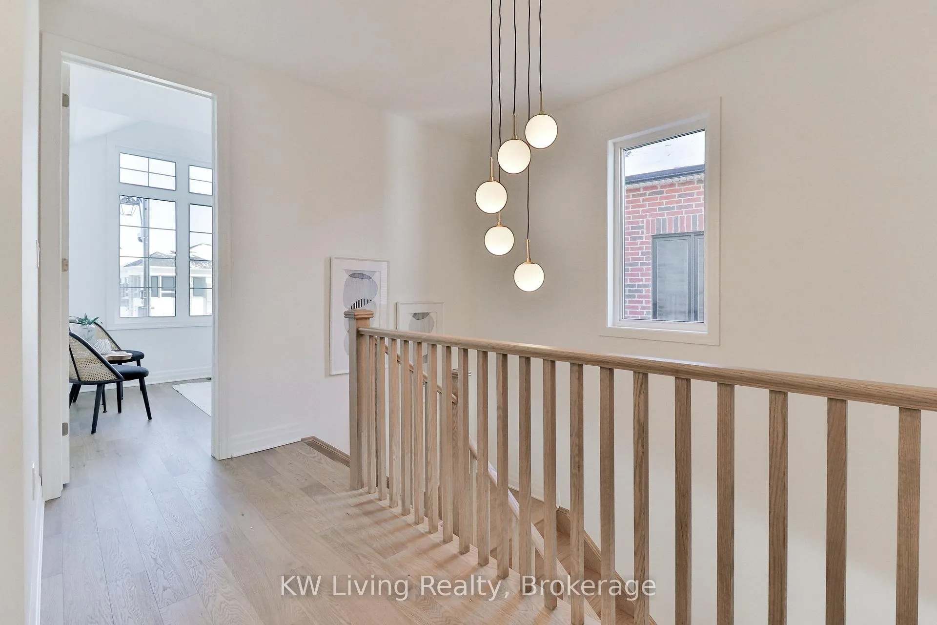Photo 14 of 18 Berczy Manor Crescent, Markham, Victoria Square — HOMEH
