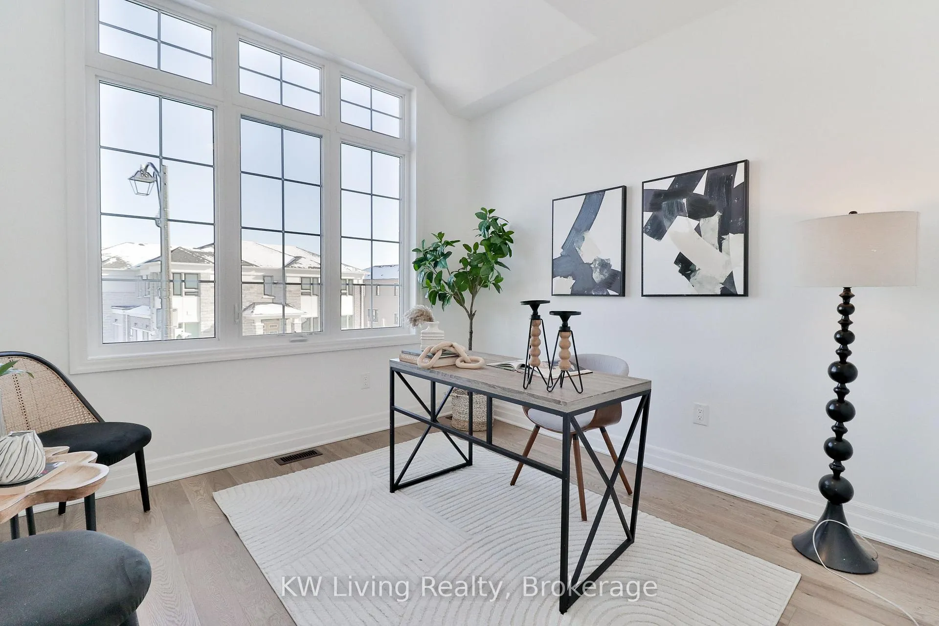 Photo 15 of 18 Berczy Manor Crescent, Markham, Victoria Square — HOMEH