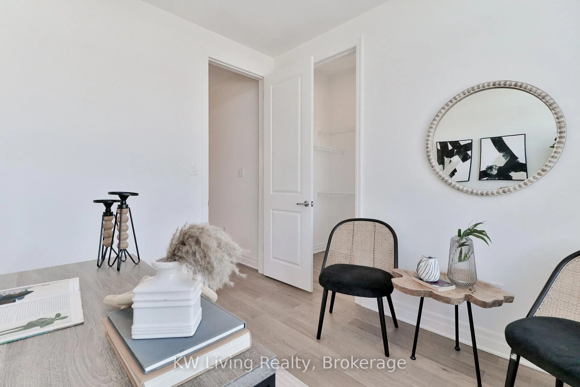 Photo 16 of 18 Berczy Manor Crescent, Markham, Victoria Square — HOMEH