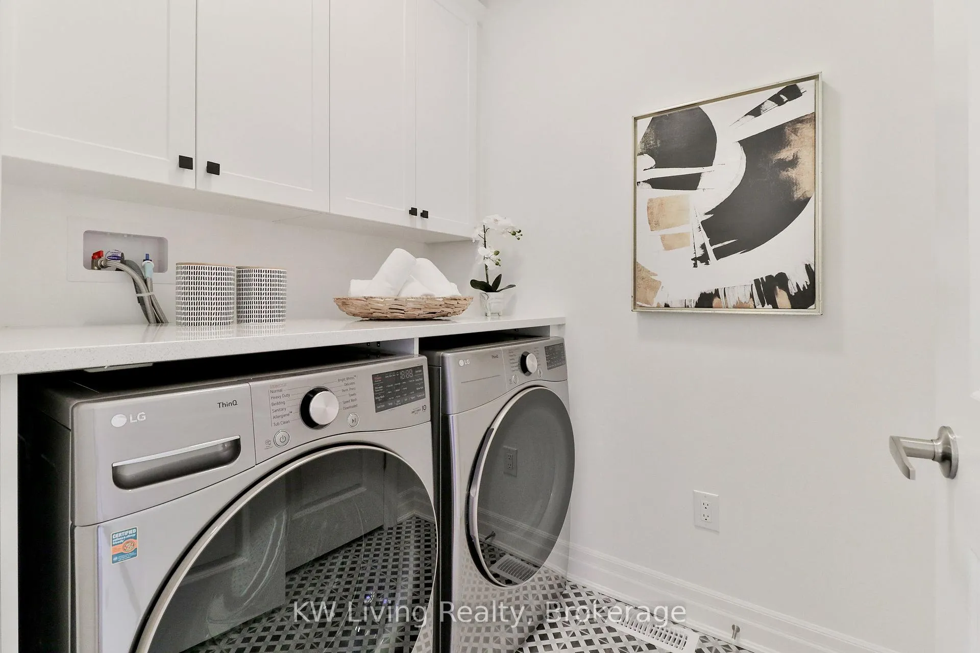 Photo 17 of 18 Berczy Manor Crescent, Markham, Victoria Square — HOMEH
