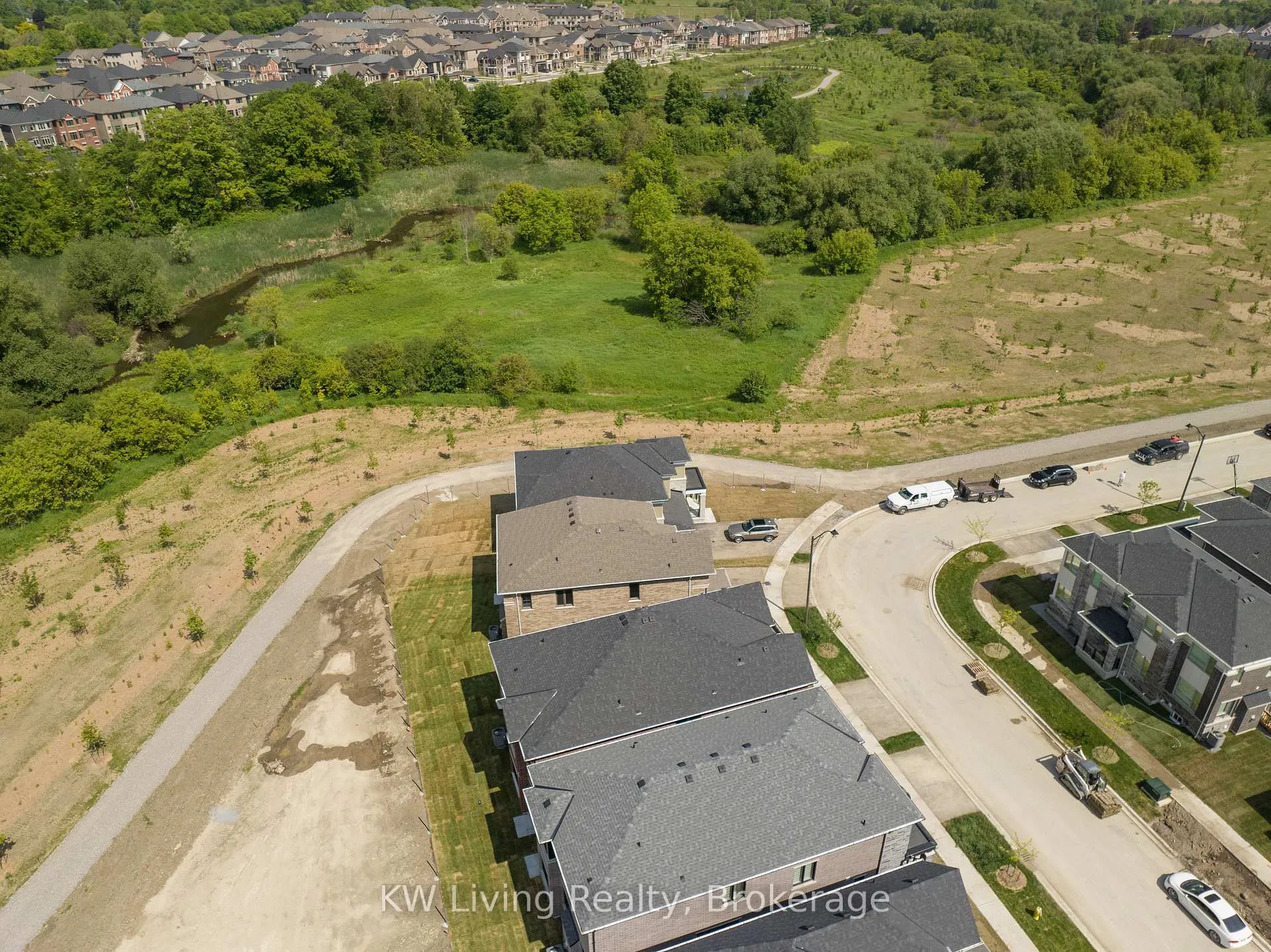 Photo 36 of 18 Berczy Manor Crescent, Markham, Victoria Square — HOMEH
