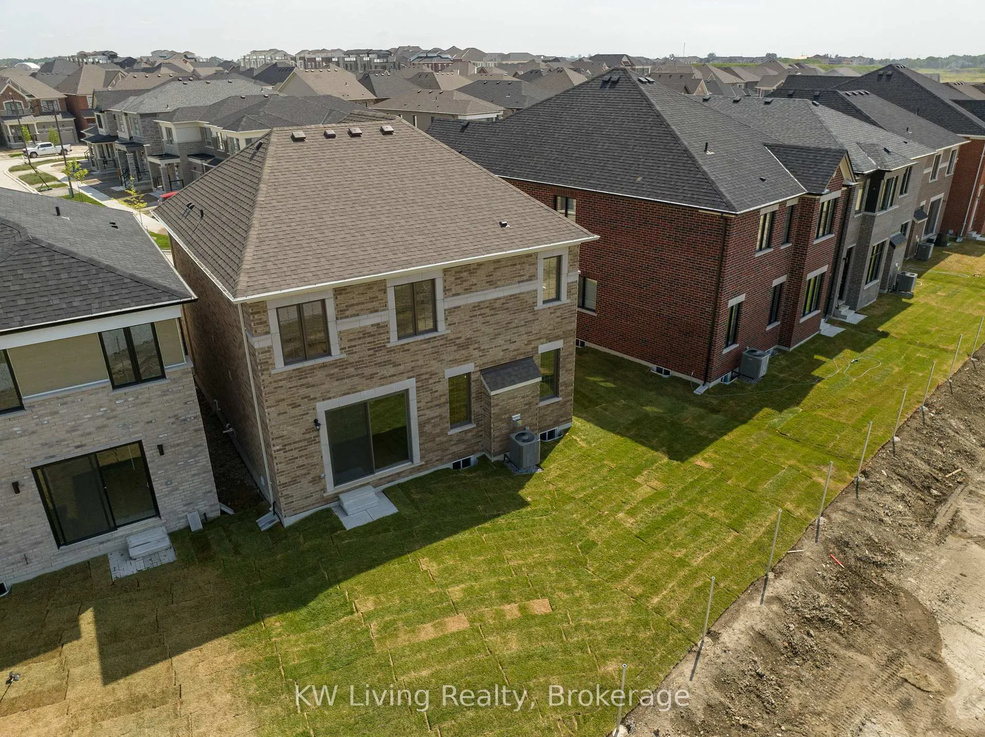Photo 38 of 18 Berczy Manor Crescent, Markham, Victoria Square — HOMEH