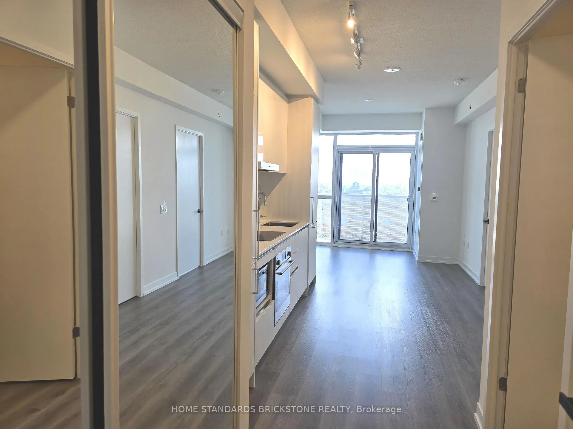 Photo 2 of Unit 2905, 225 Commerce Street, Vaughan, Vaughan Corporate Centre — HOMEH