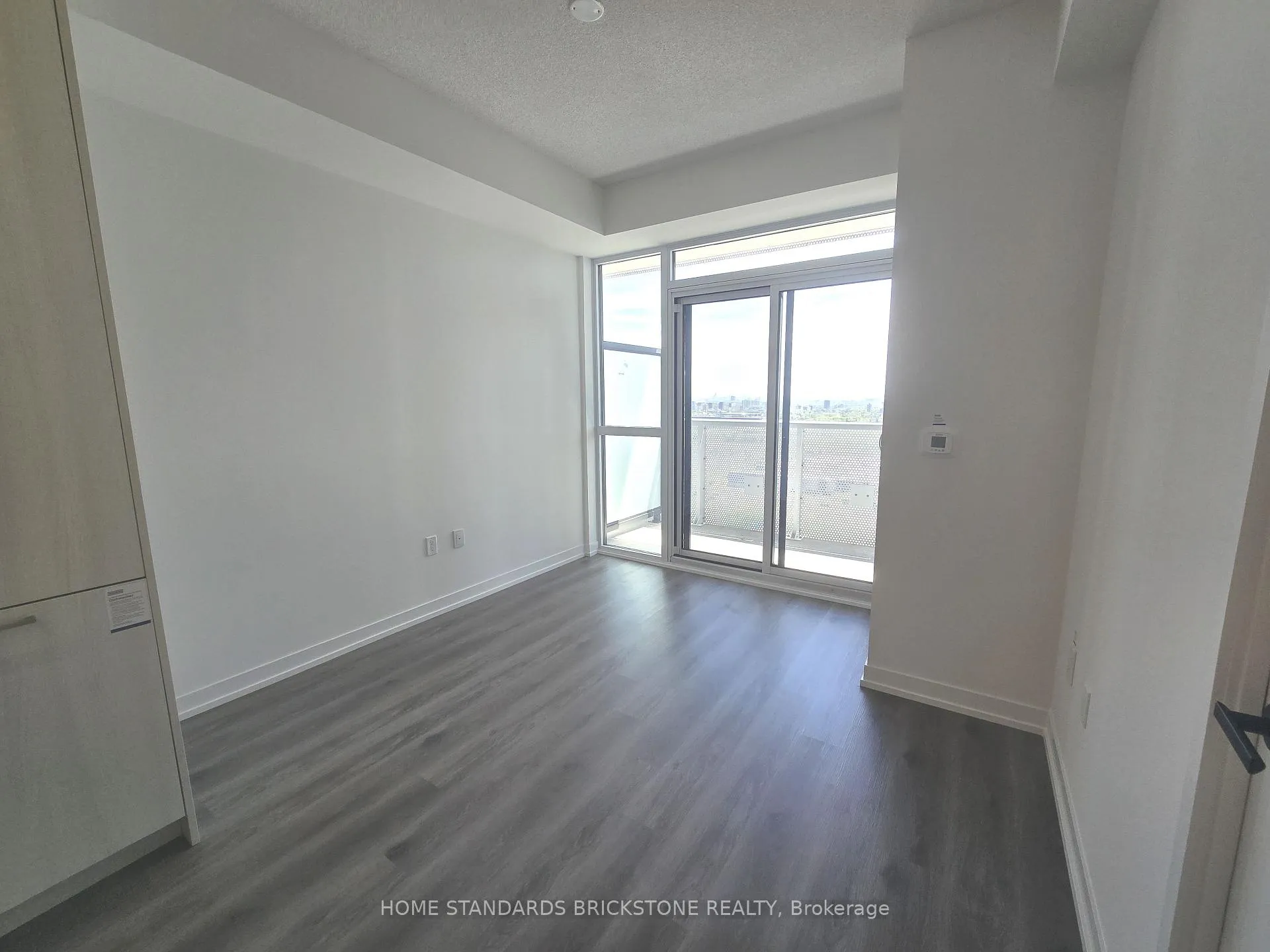 Photo 6 of Unit 2905, 225 Commerce Street, Vaughan, Vaughan Corporate Centre — HOMEH
