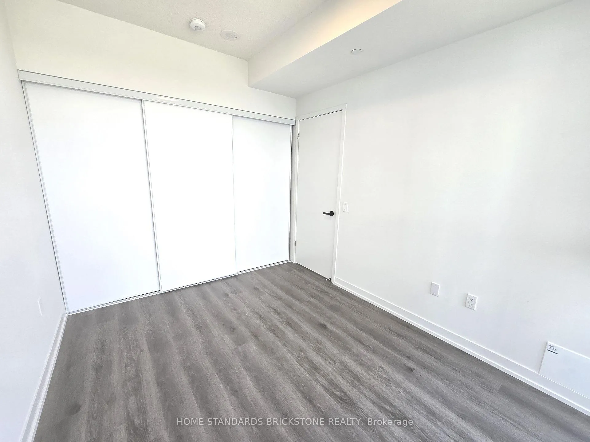 Photo 11 of Unit 2905, 225 Commerce Street, Vaughan, Vaughan Corporate Centre — HOMEH