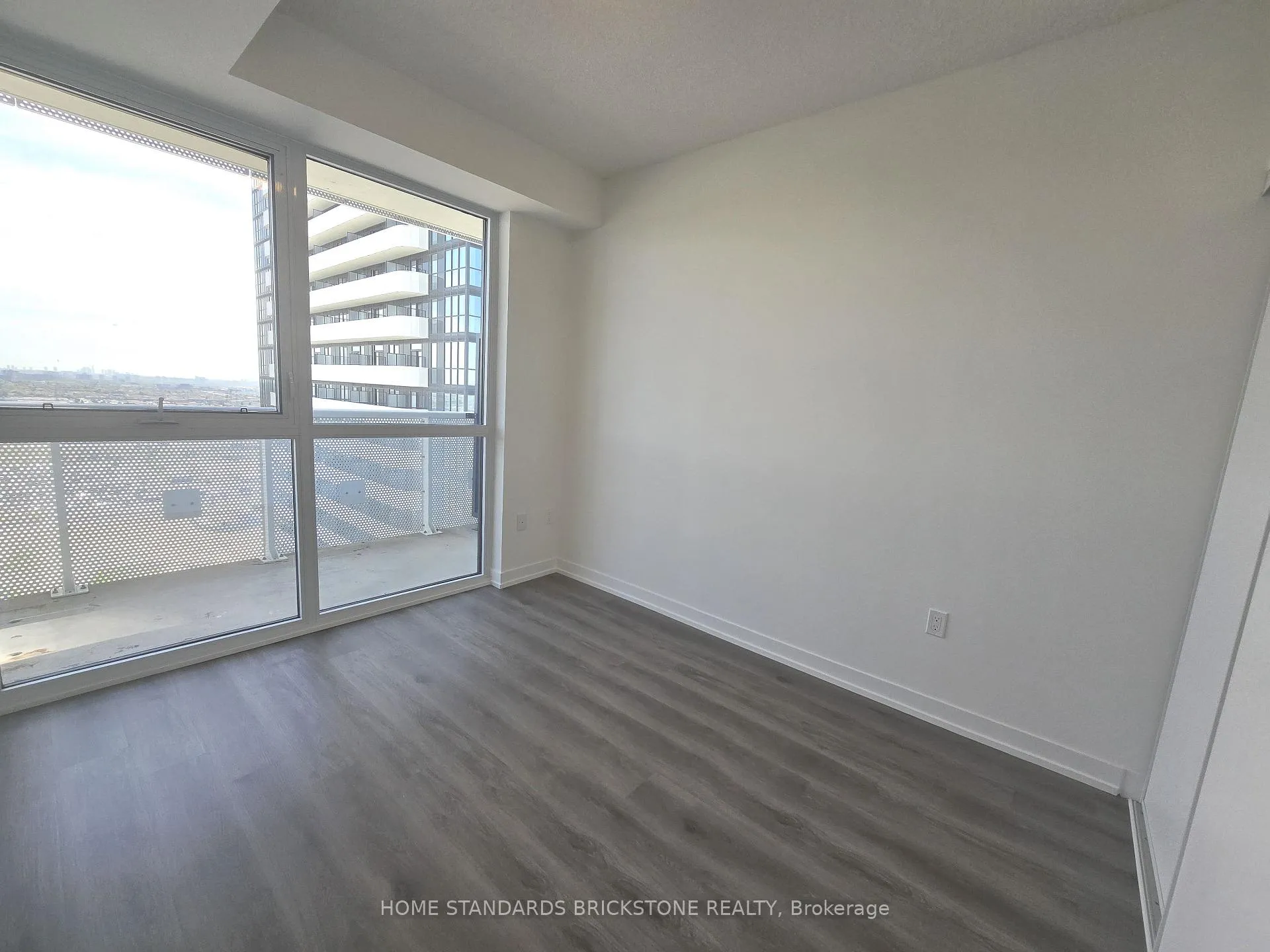 Photo 13 of Unit 2905, 225 Commerce Street, Vaughan, Vaughan Corporate Centre — HOMEH