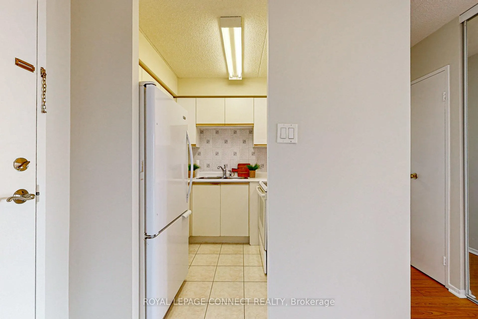 Photo 8 of Unit 408, 1540 Pickering Parkway, Pickering, Town Centre — HOMEH