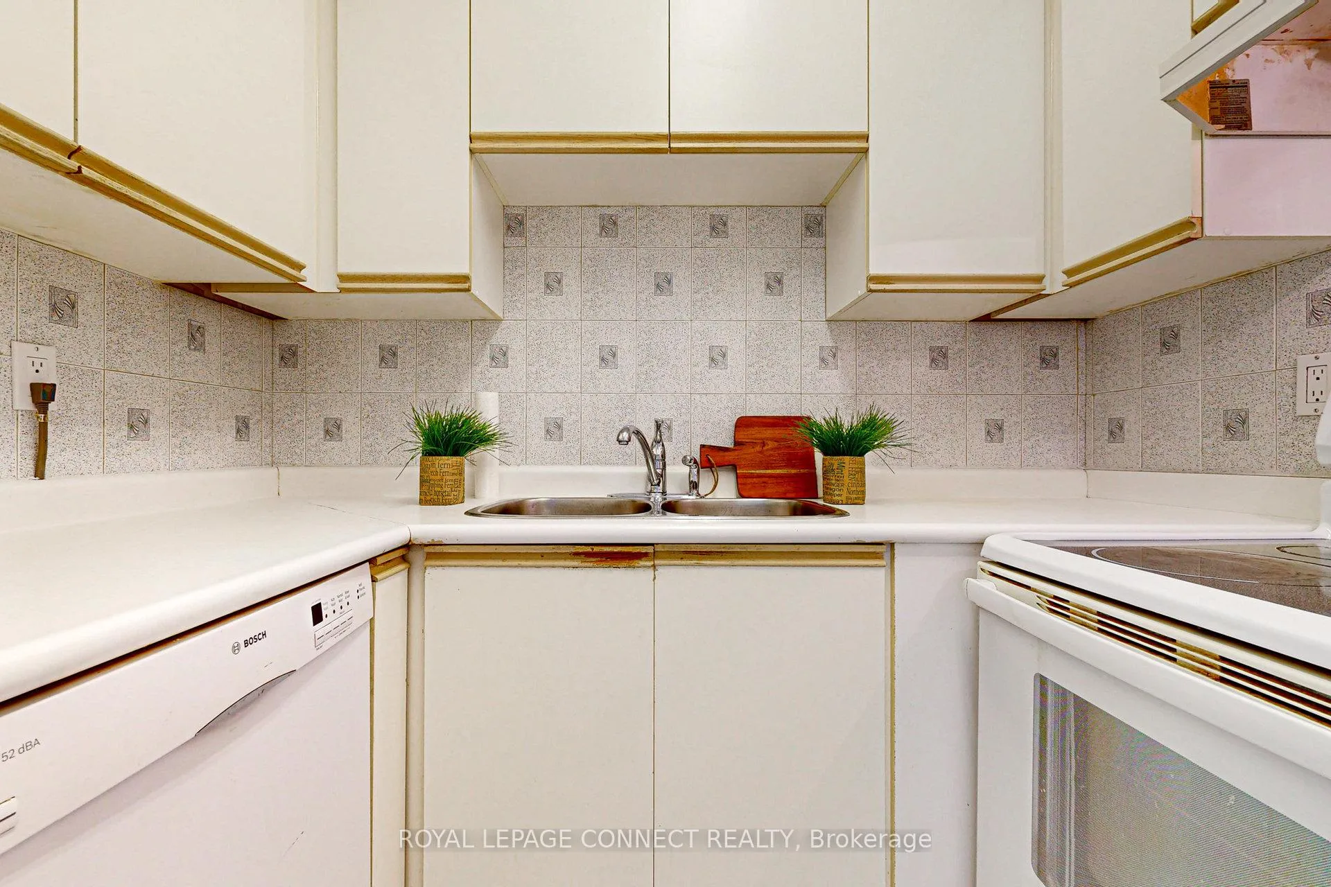 Photo 10 of Unit 408, 1540 Pickering Parkway, Pickering, Town Centre — HOMEH