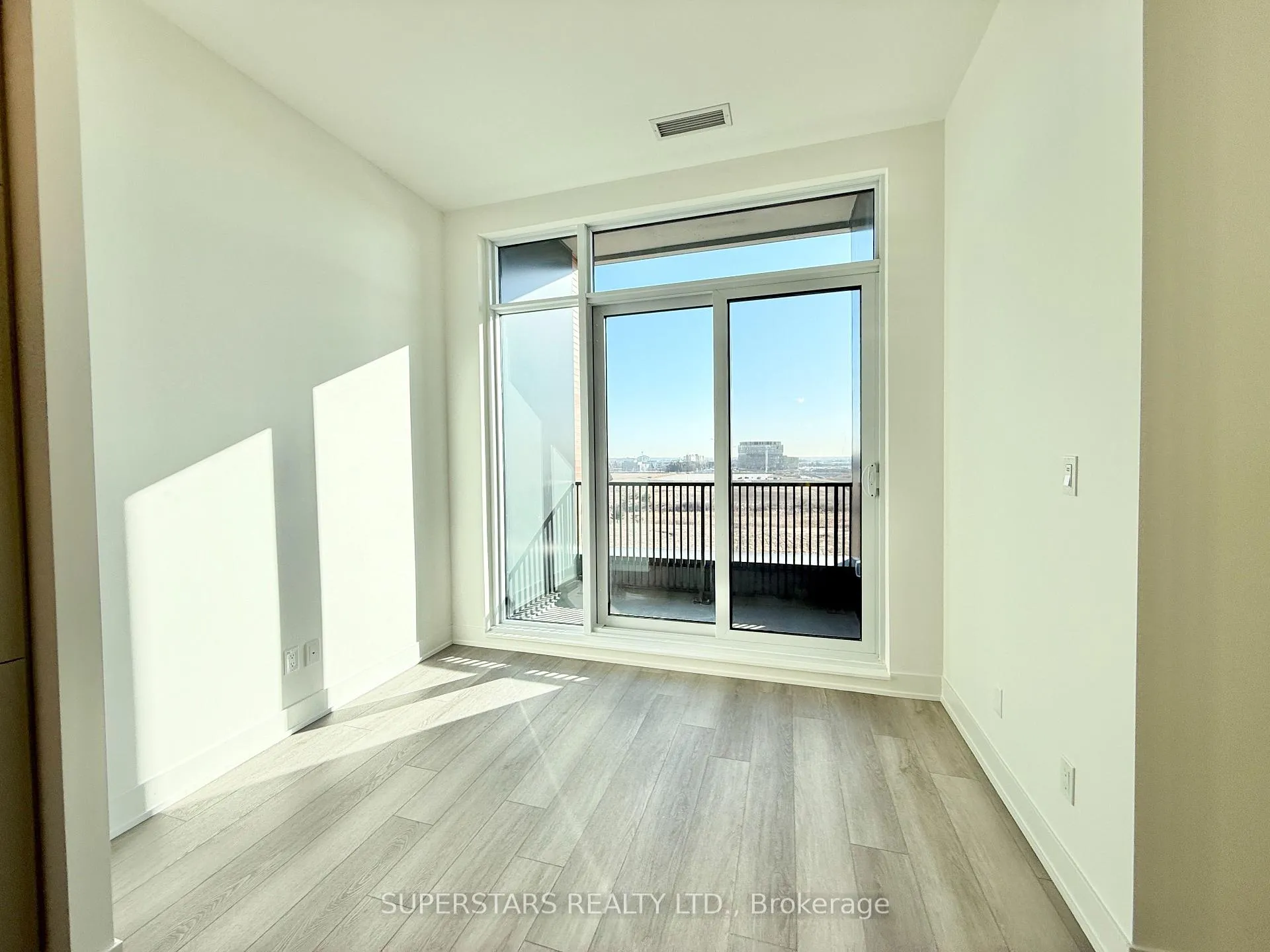 Photo 4 of Unit 608, 56 Andre De Grasse Street, Markham, Unionville — HOMEH