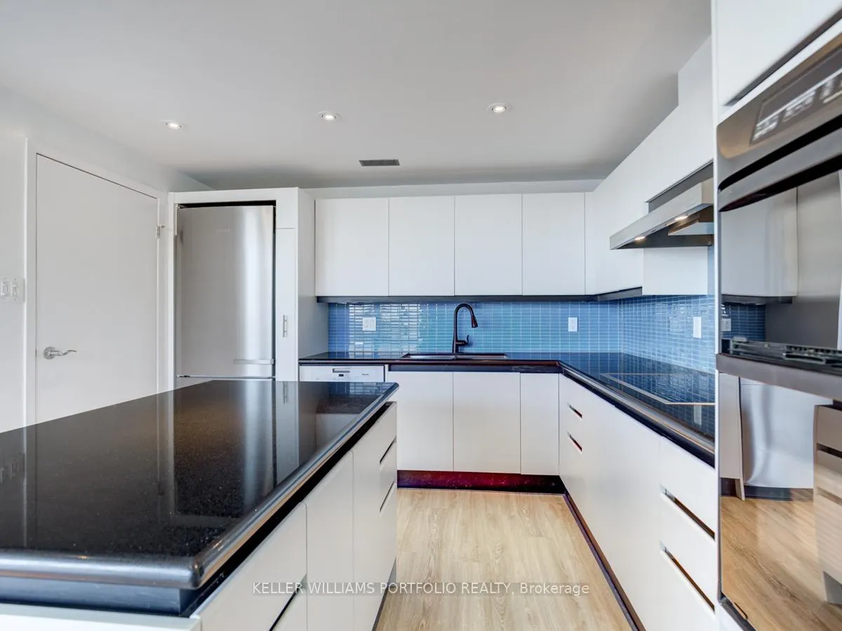 Photo 6 of Unit 105, 401 Queens Quay W, Toronto, Waterfront Communities — HOMEH