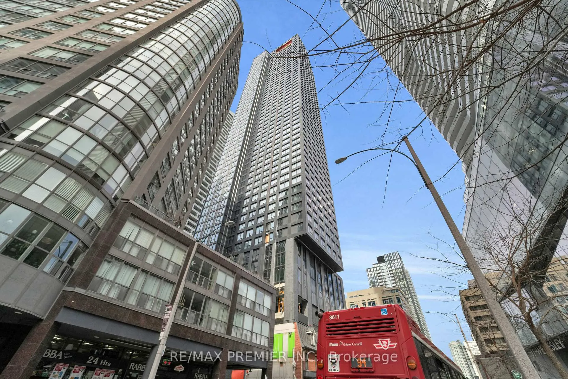 Front of Unit 2107, 8 Wellesley St Street E