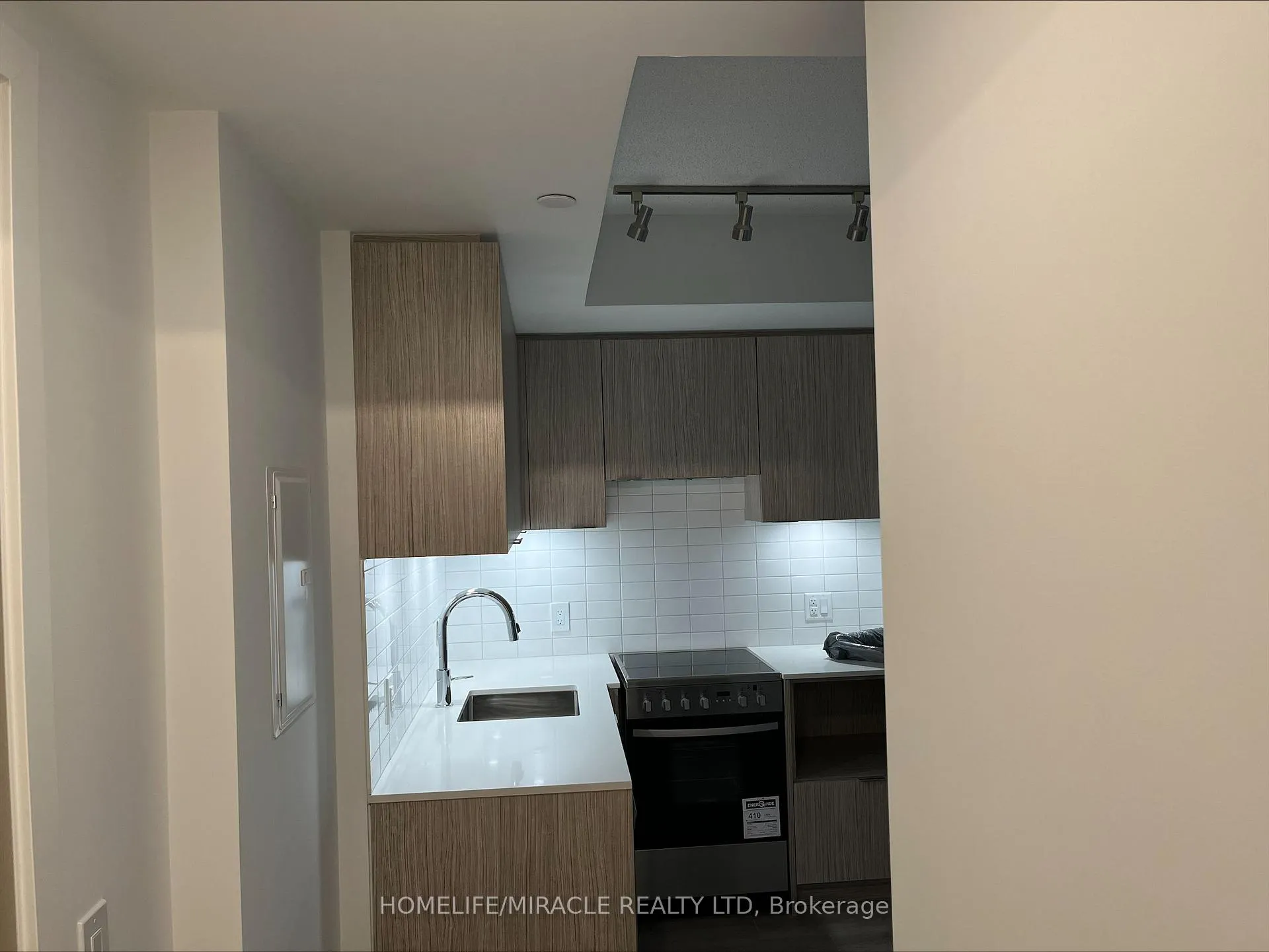Photo 2 of Unit 2204, 395 Bloor Street E, Toronto, Cabbagetown-South St. James Town — HOMEH