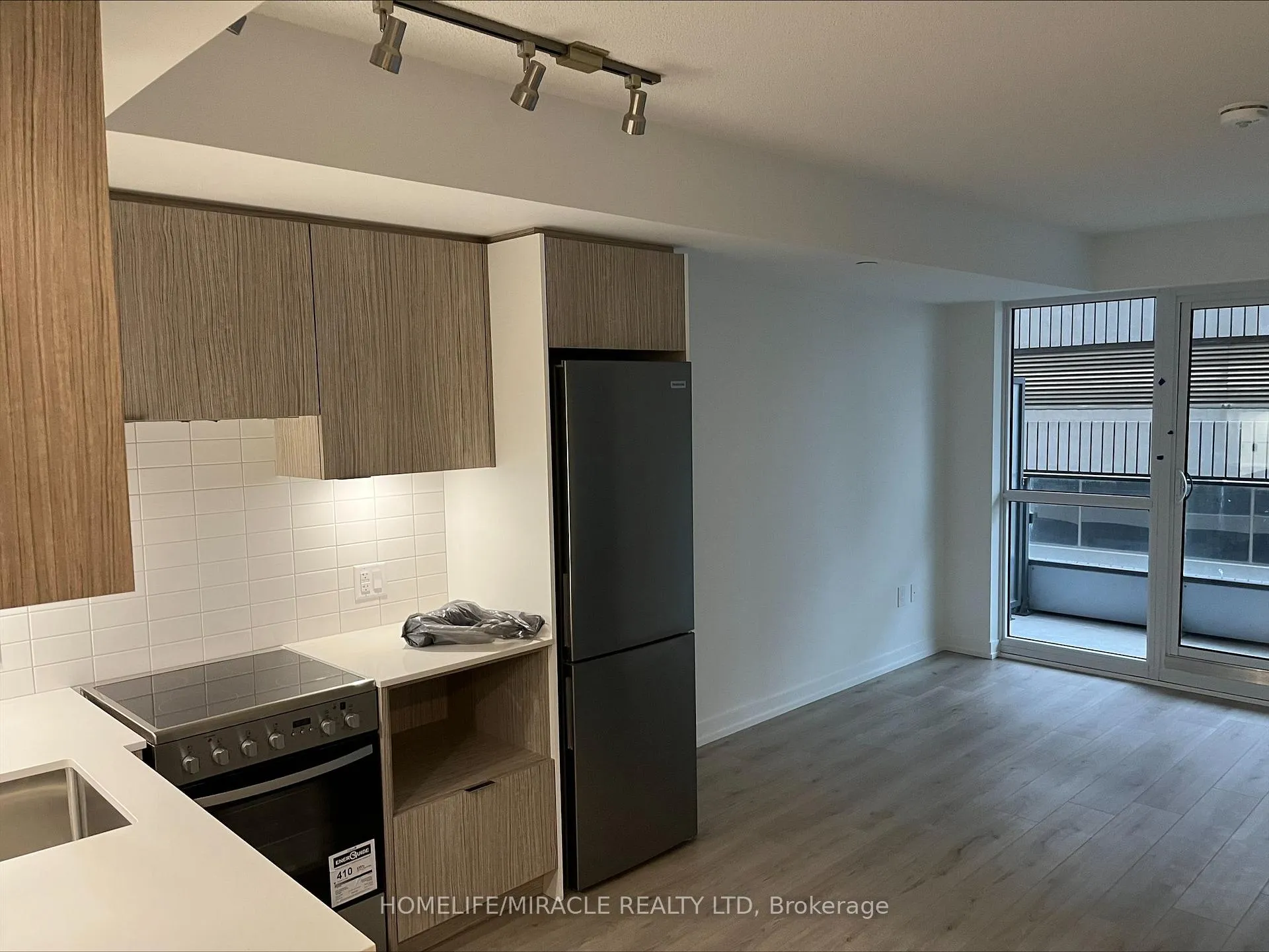 Photo 3 of Unit 2204, 395 Bloor Street E, Toronto, Cabbagetown-South St. James Town — HOMEH