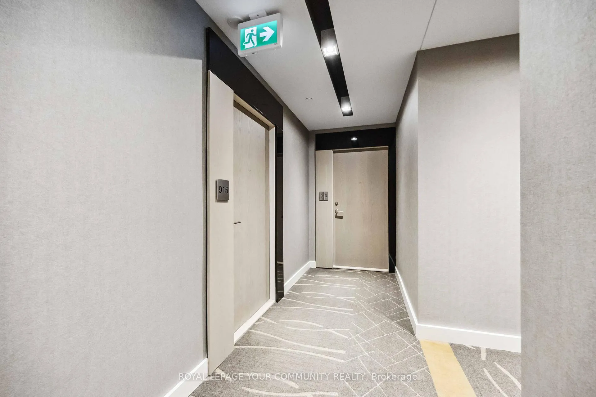 Photo 4 of Unit 916, 4800 Highway 7, Vaughan, East Woodbridge — HOMEH