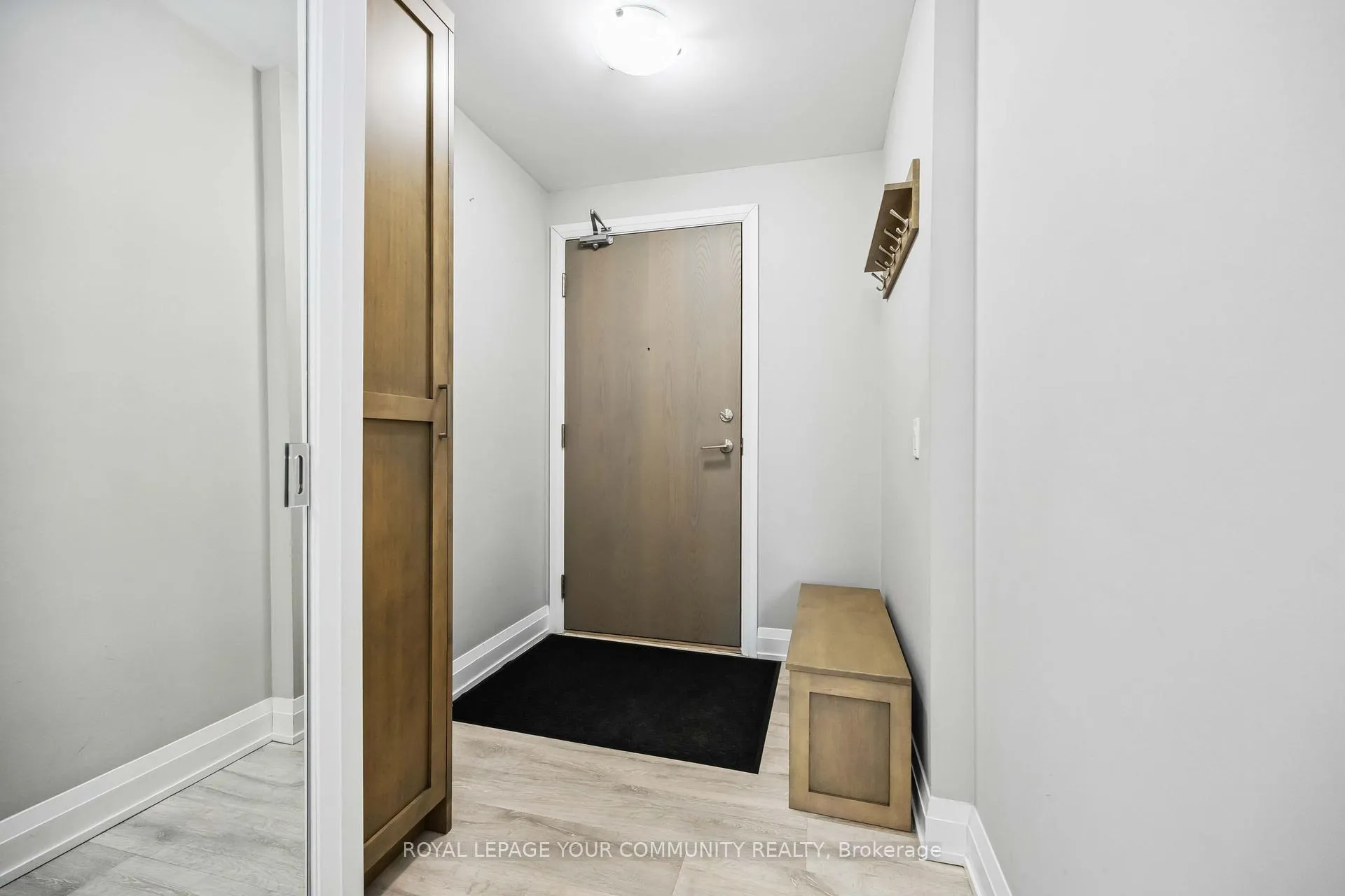 Photo 5 of Unit 916, 4800 Highway 7, Vaughan, East Woodbridge — HOMEH