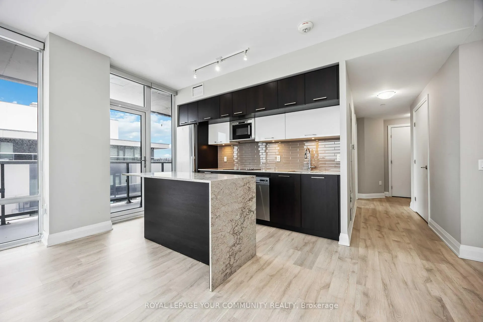 Photo 13 of Unit 916, 4800 Highway 7, Vaughan, East Woodbridge — HOMEH
