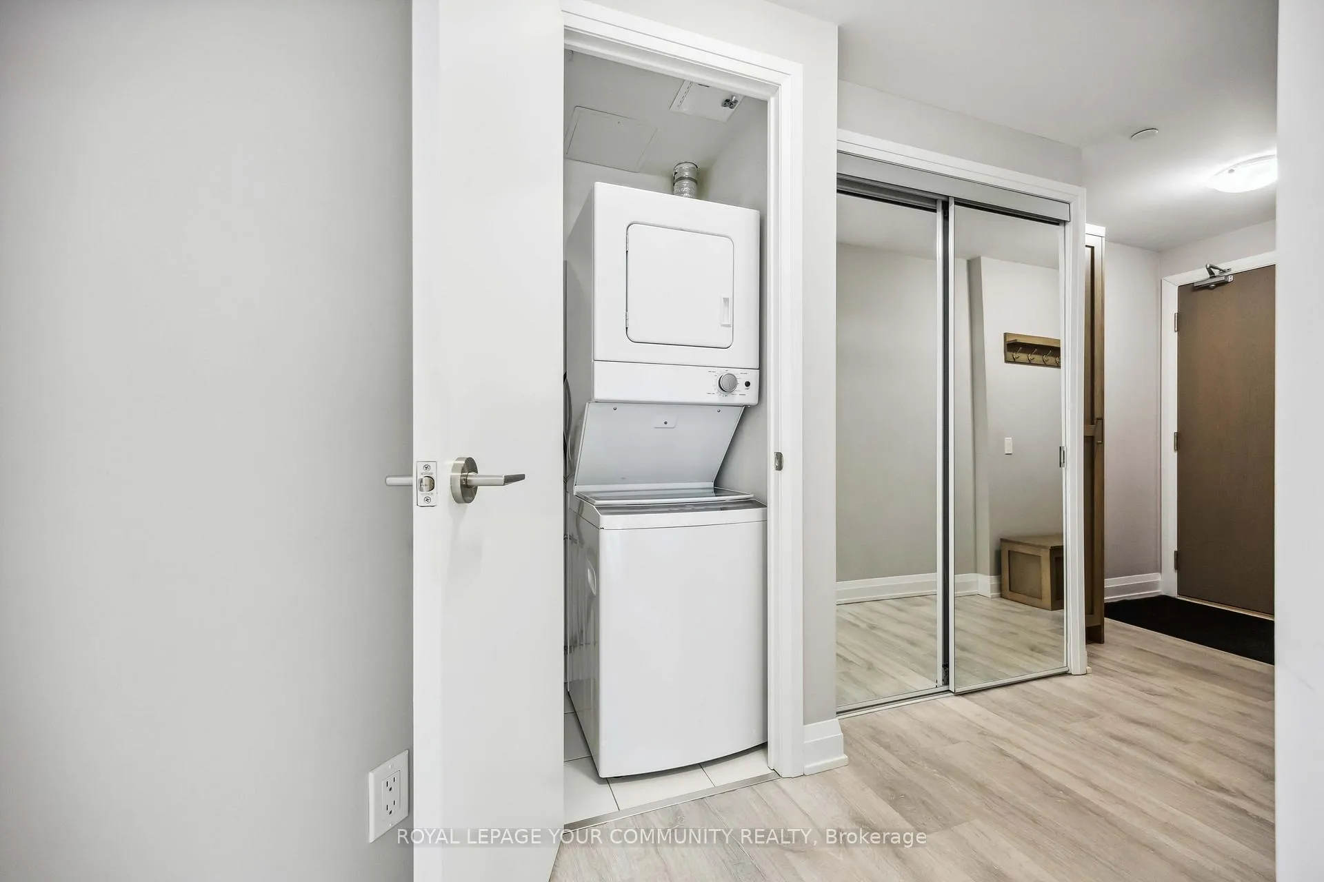 Photo 16 of Unit 916, 4800 Highway 7, Vaughan, East Woodbridge — HOMEH