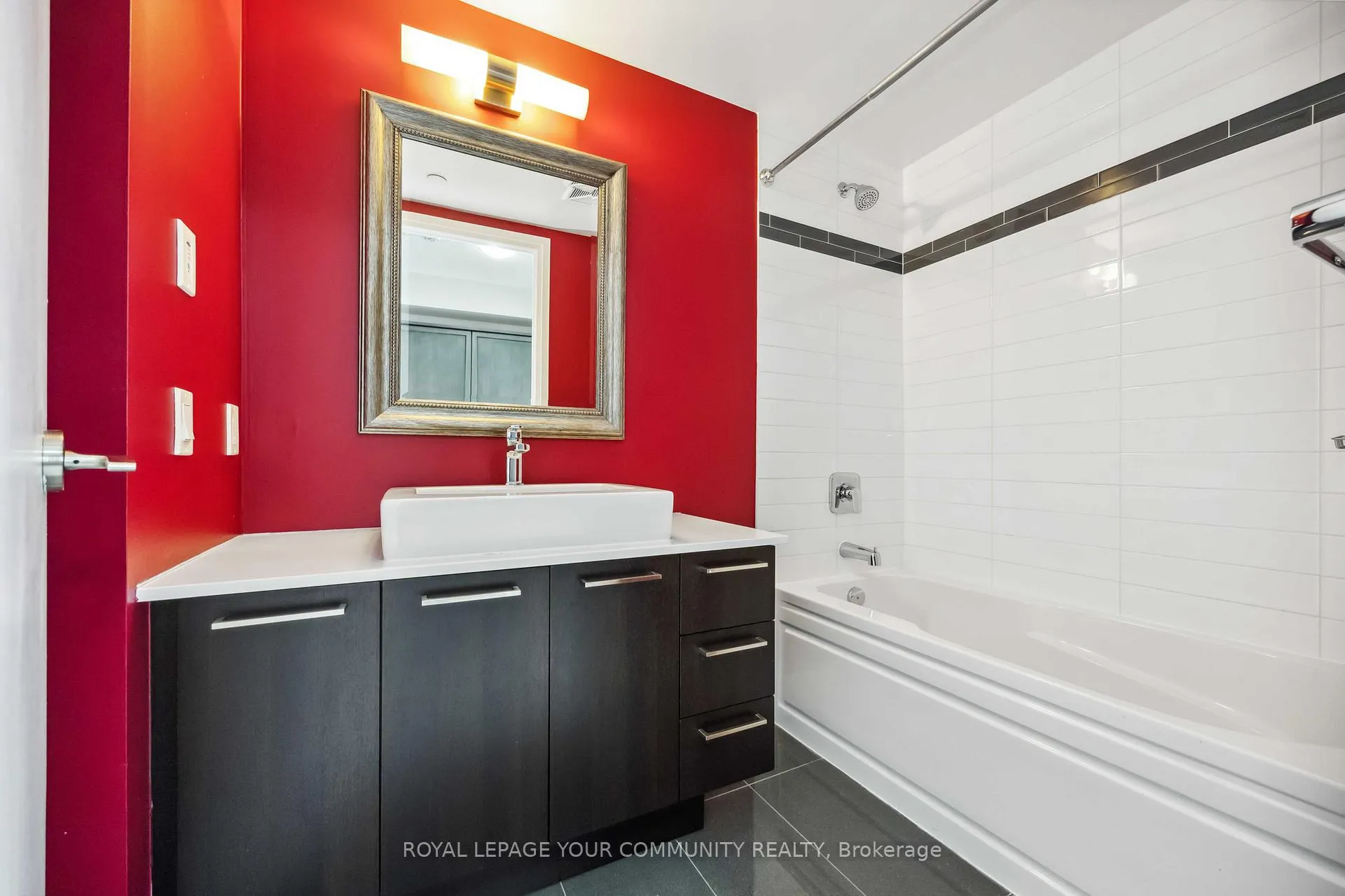 Photo 17 of Unit 916, 4800 Highway 7, Vaughan, East Woodbridge — HOMEH