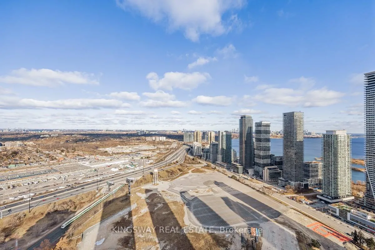 Photo 13 of Unit PH4407, 36 ParkLawn Road, Markham, Thornlea — HOMEH