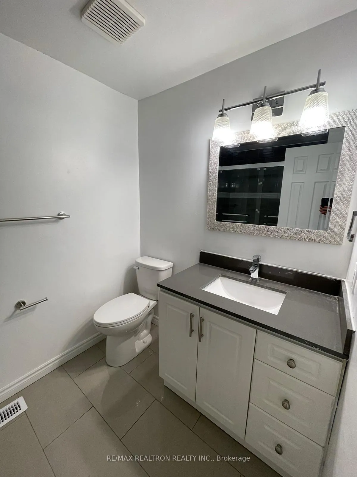 Photo 9 of 14 Windale Crescent N, Kitchener, Forest Hill — HOMEH