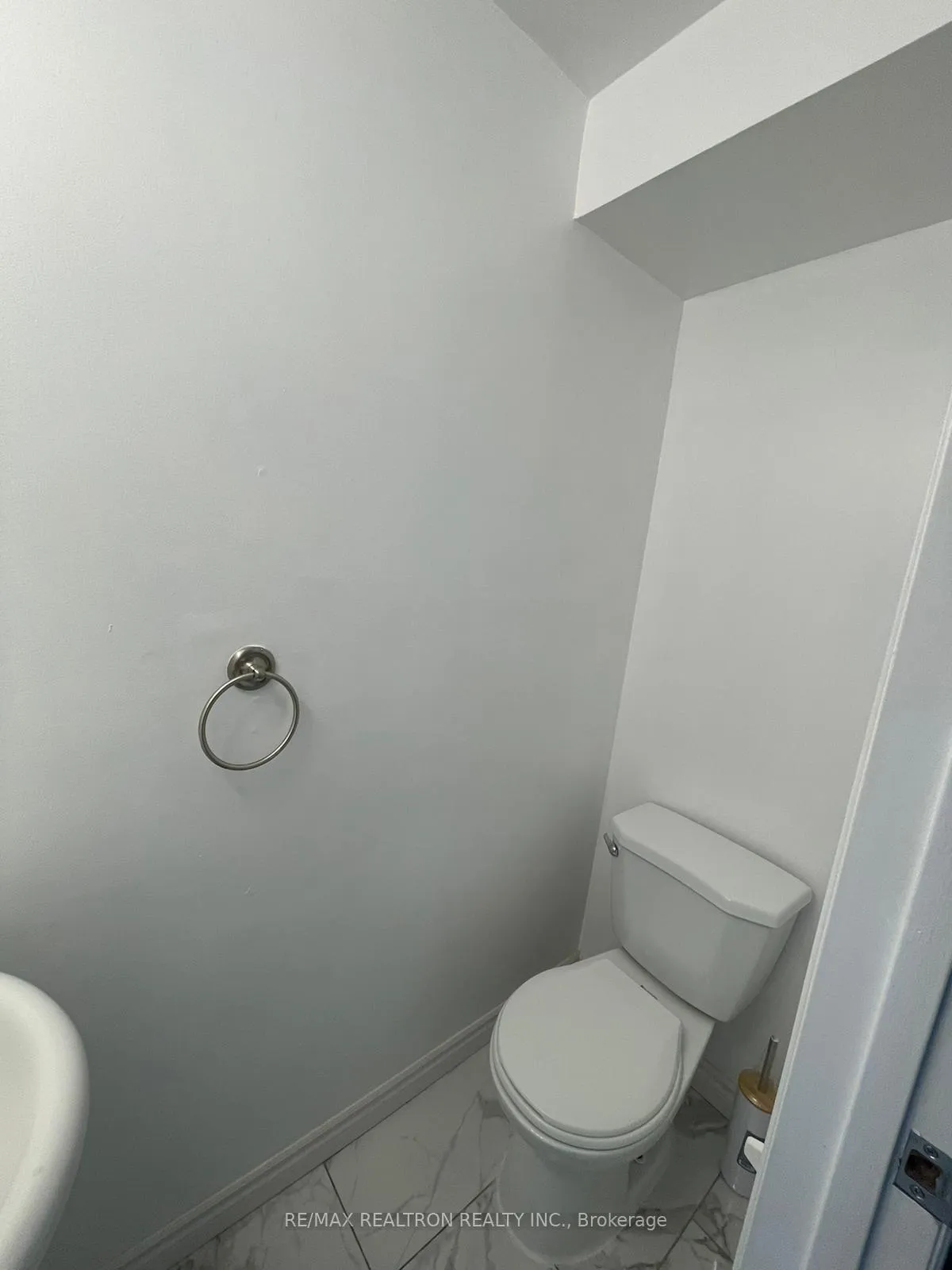 Photo 12 of 14 Windale Crescent N, Kitchener, Forest Hill — HOMEH